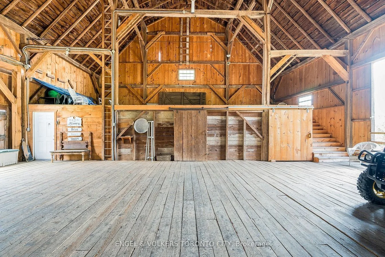 francis-york-tally-ho-106-acre-country-estate-ontario-40.jpg