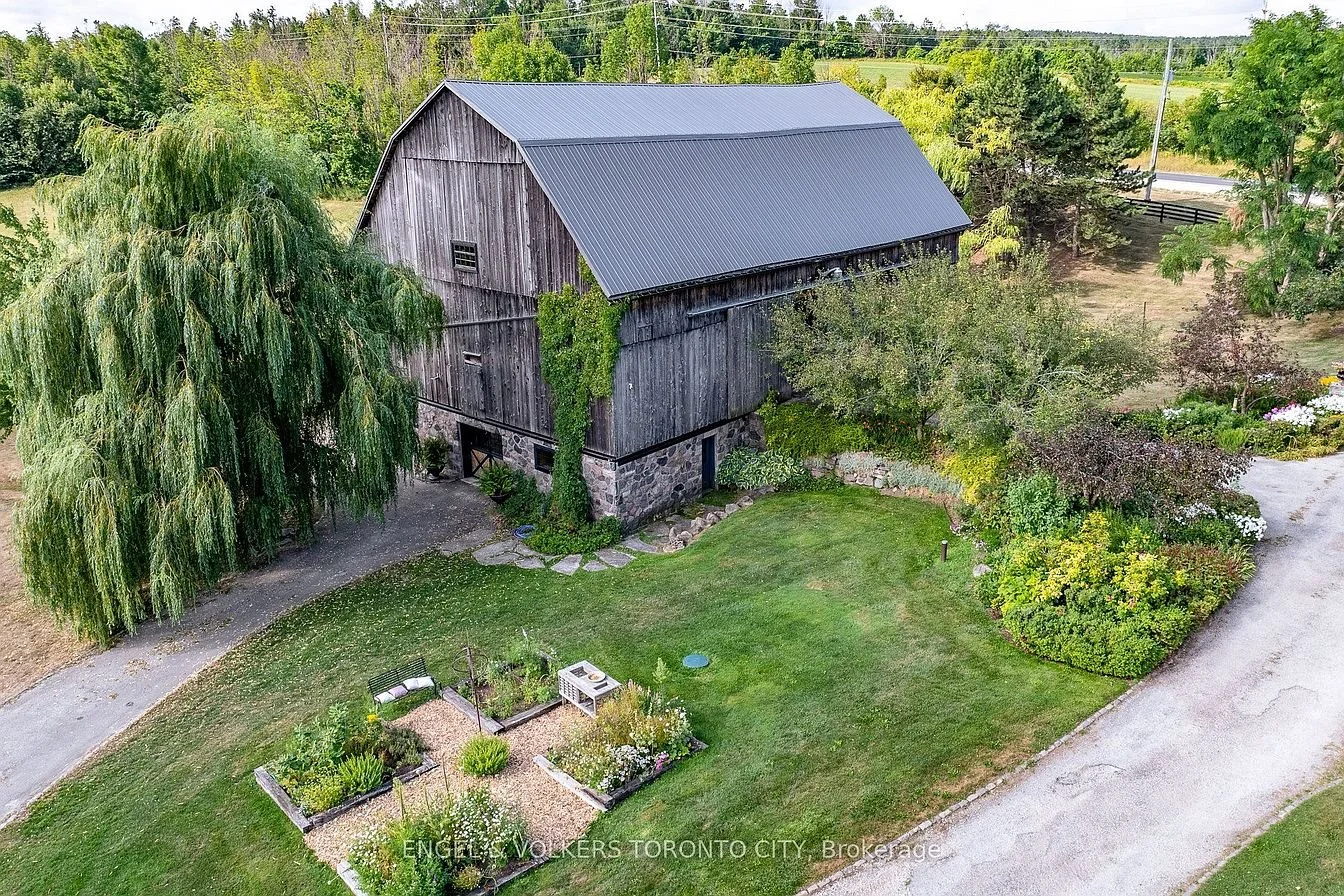 francis-york-tally-ho-106-acre-country-estate-ontario-17.jpg