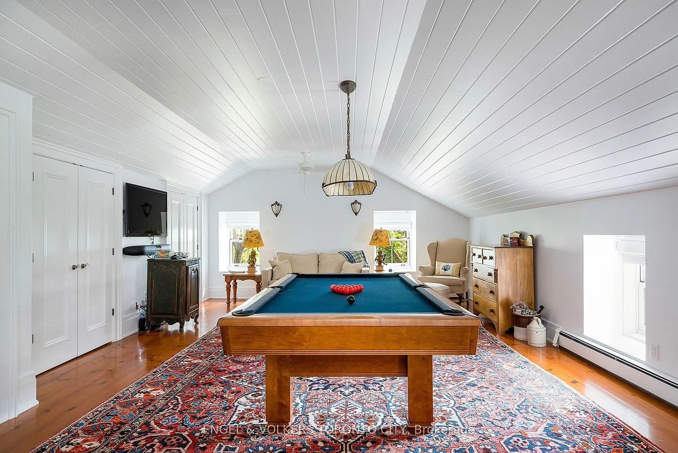 francis-york-tally-ho-106-acre-country-estate-ontario-14.jpg