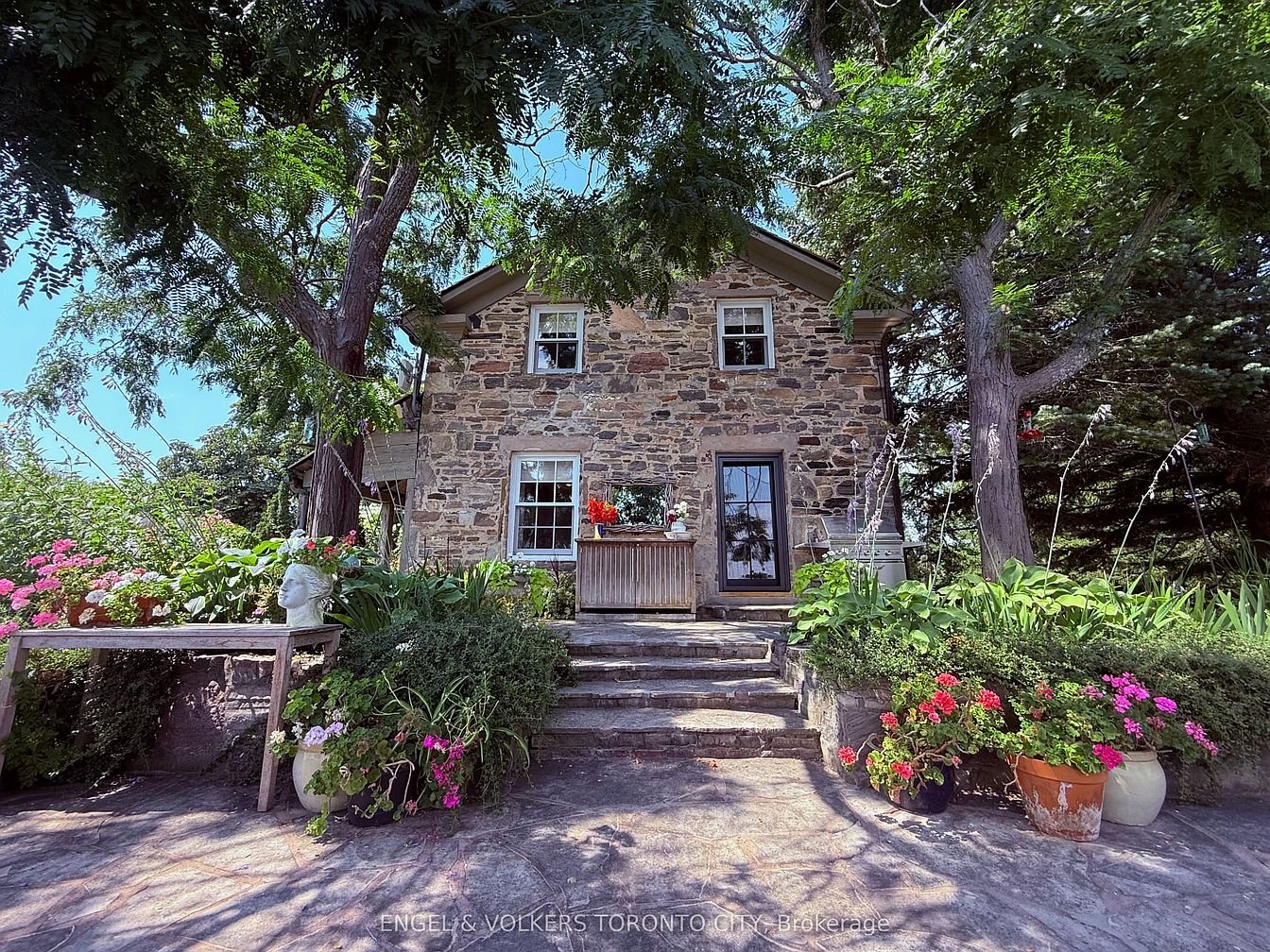 francis-york-tally-ho-106-acre-country-estate-ontario-28.jpg