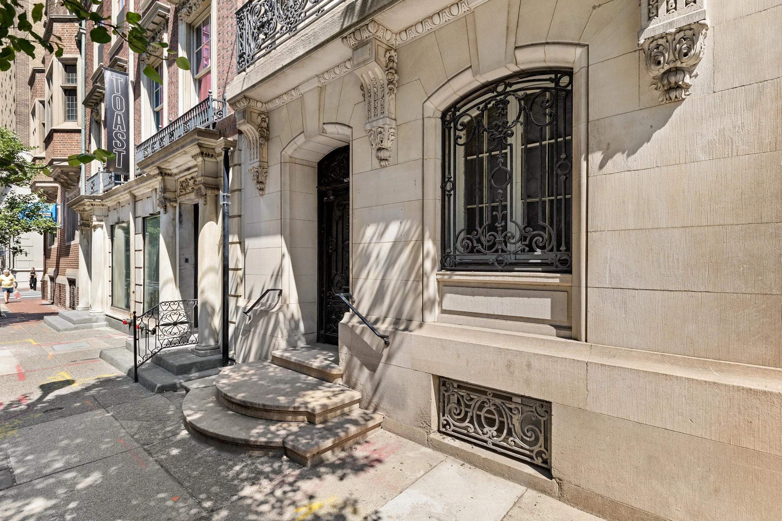 1629-locust-street-philadelphia-1902-mansion-railroad-sugar-heir-concierge-auctions-2.jpg