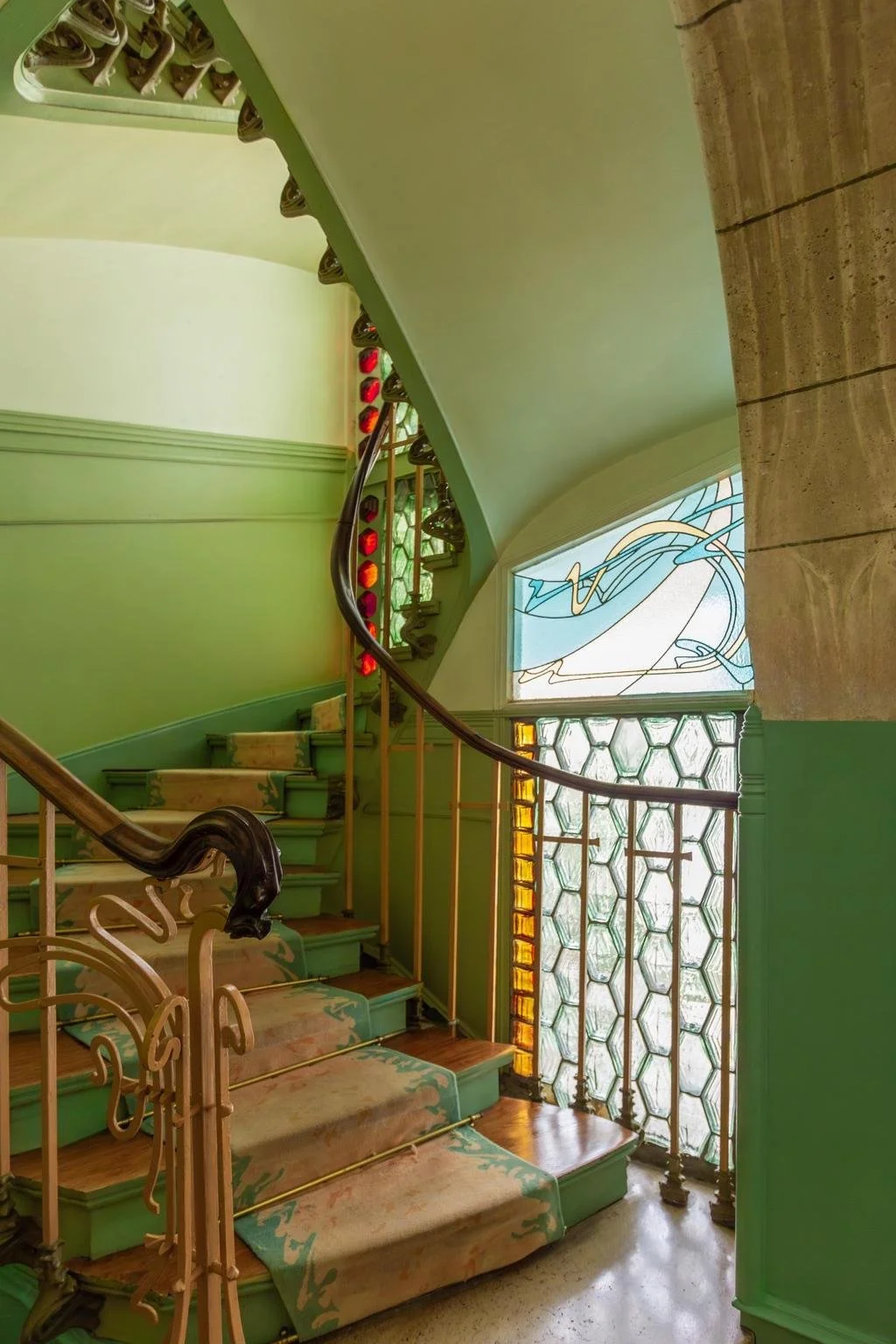 francis-york-Paris-Hector-Guimard-Castel-Beranger-4.jpeg