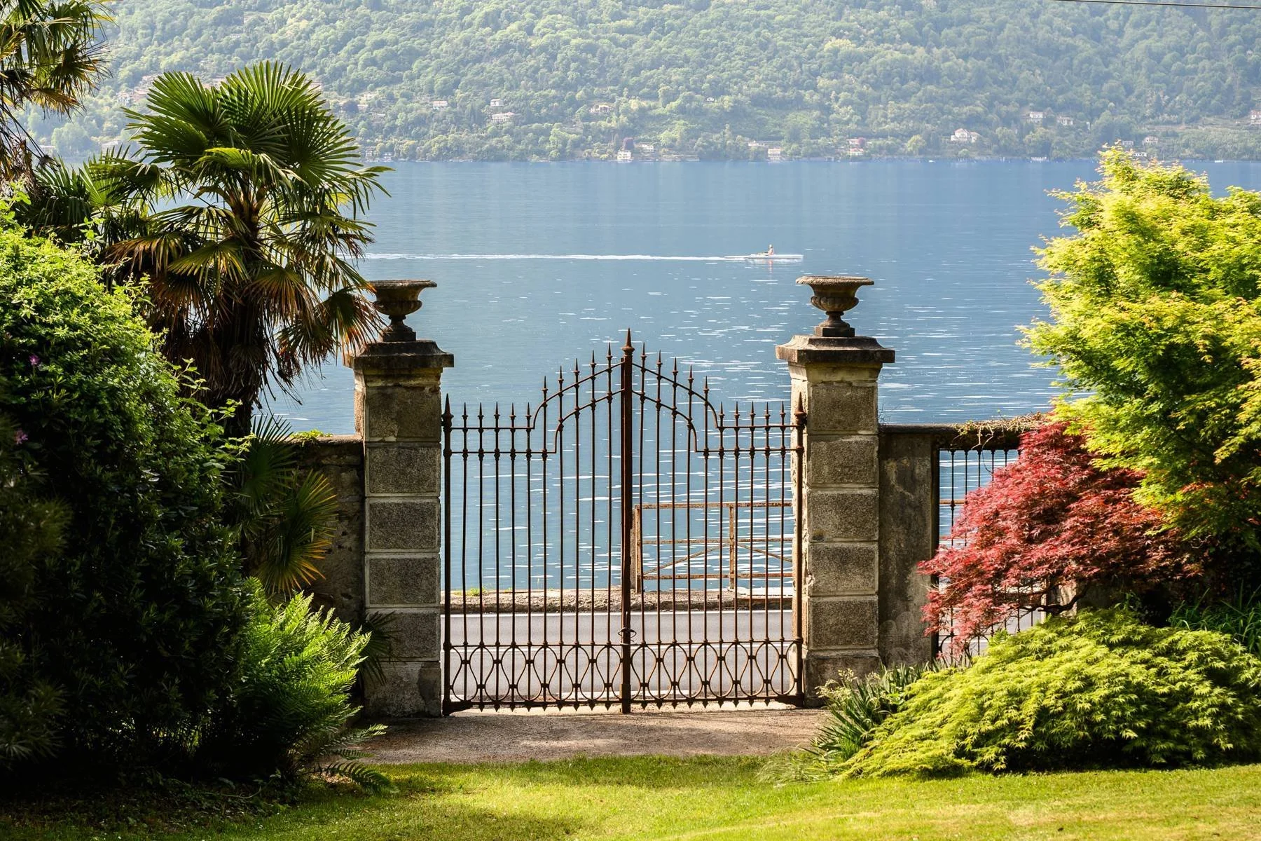 francis-york-lake-maggiore-liberty-villa-germignaga-italy-11.jpg