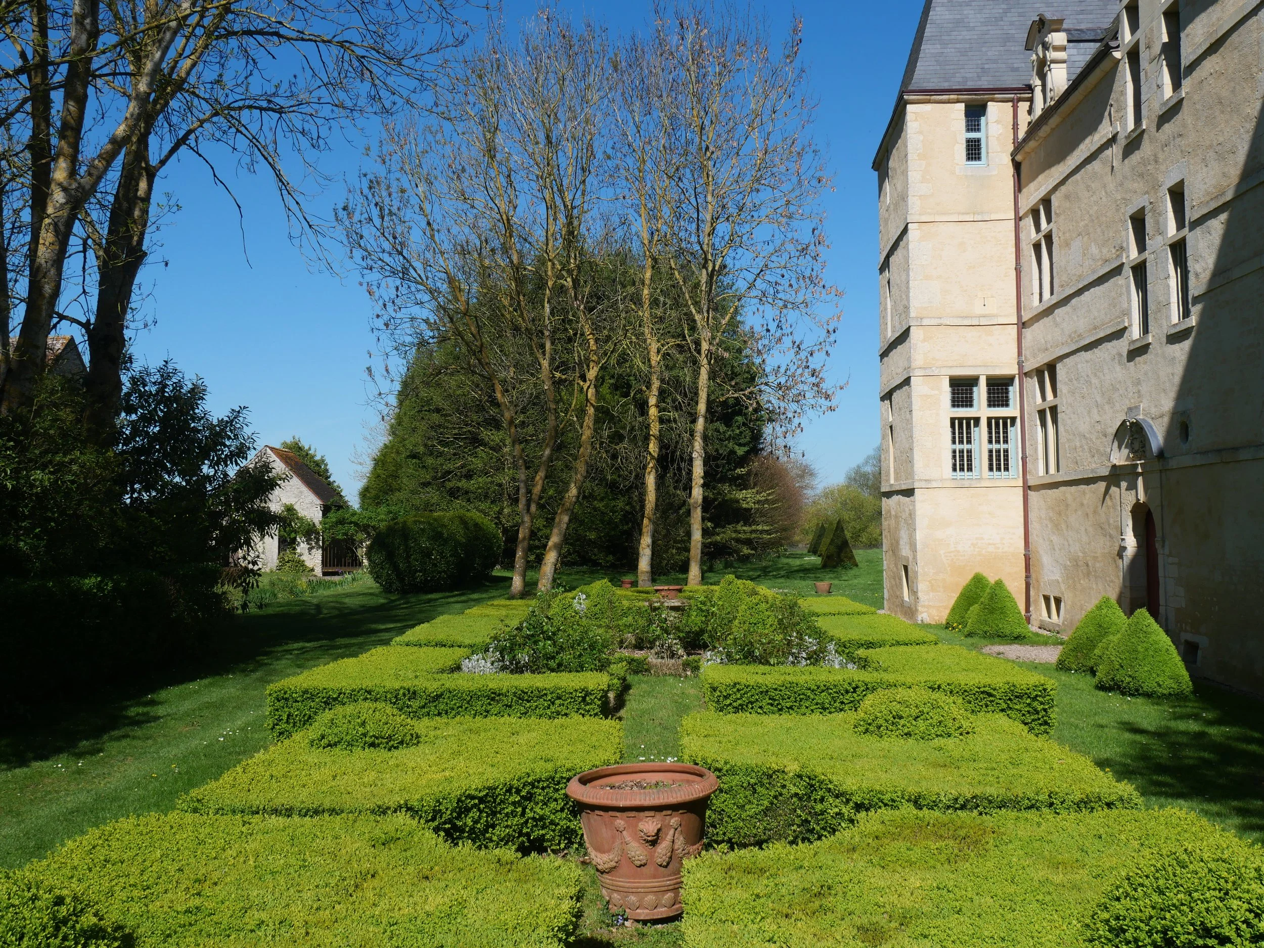 francis-york-restored-chateau-in-normandy-2.jpg