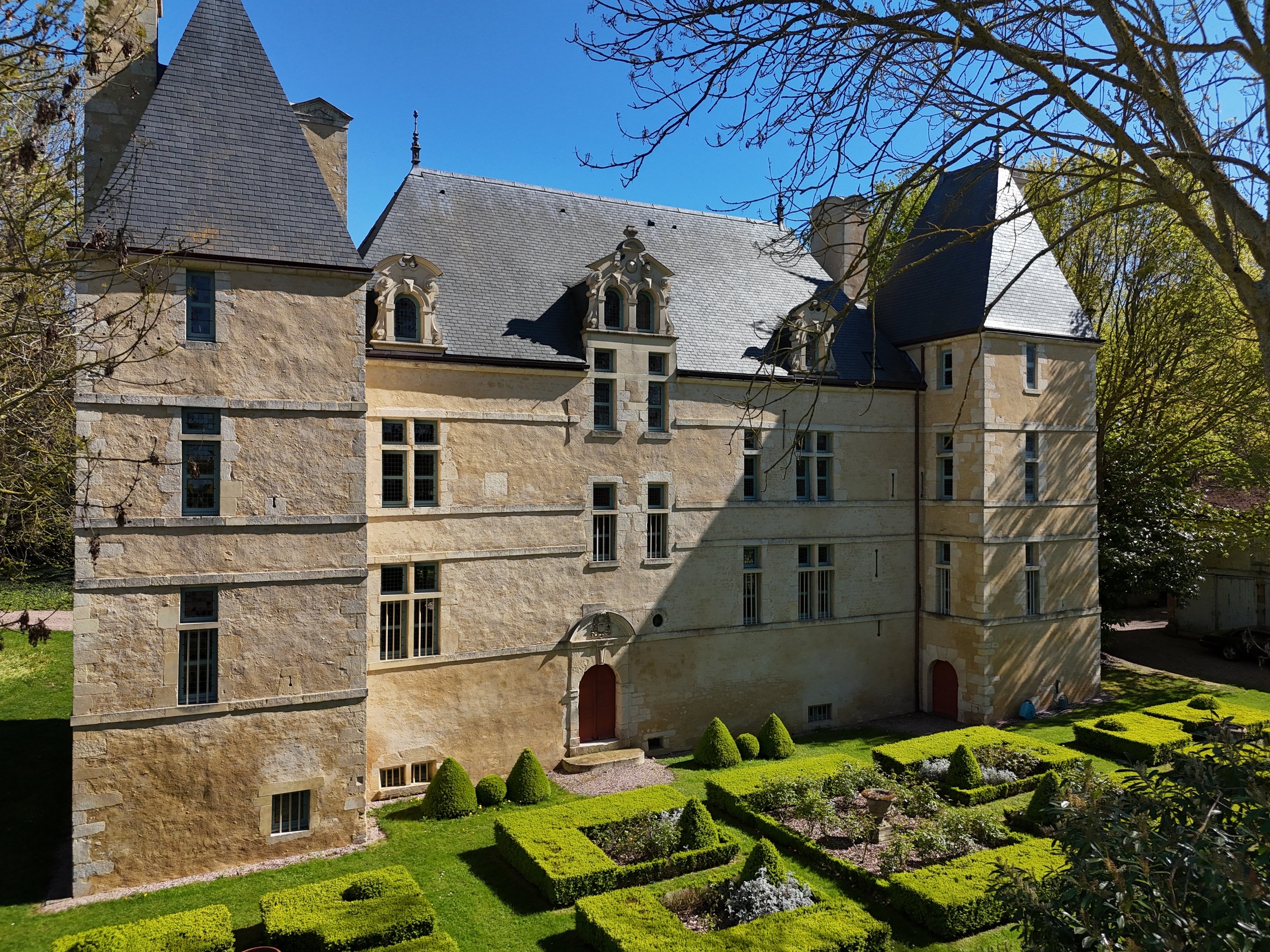 francis-york-restored-chateau-in-normandy-14.JPG