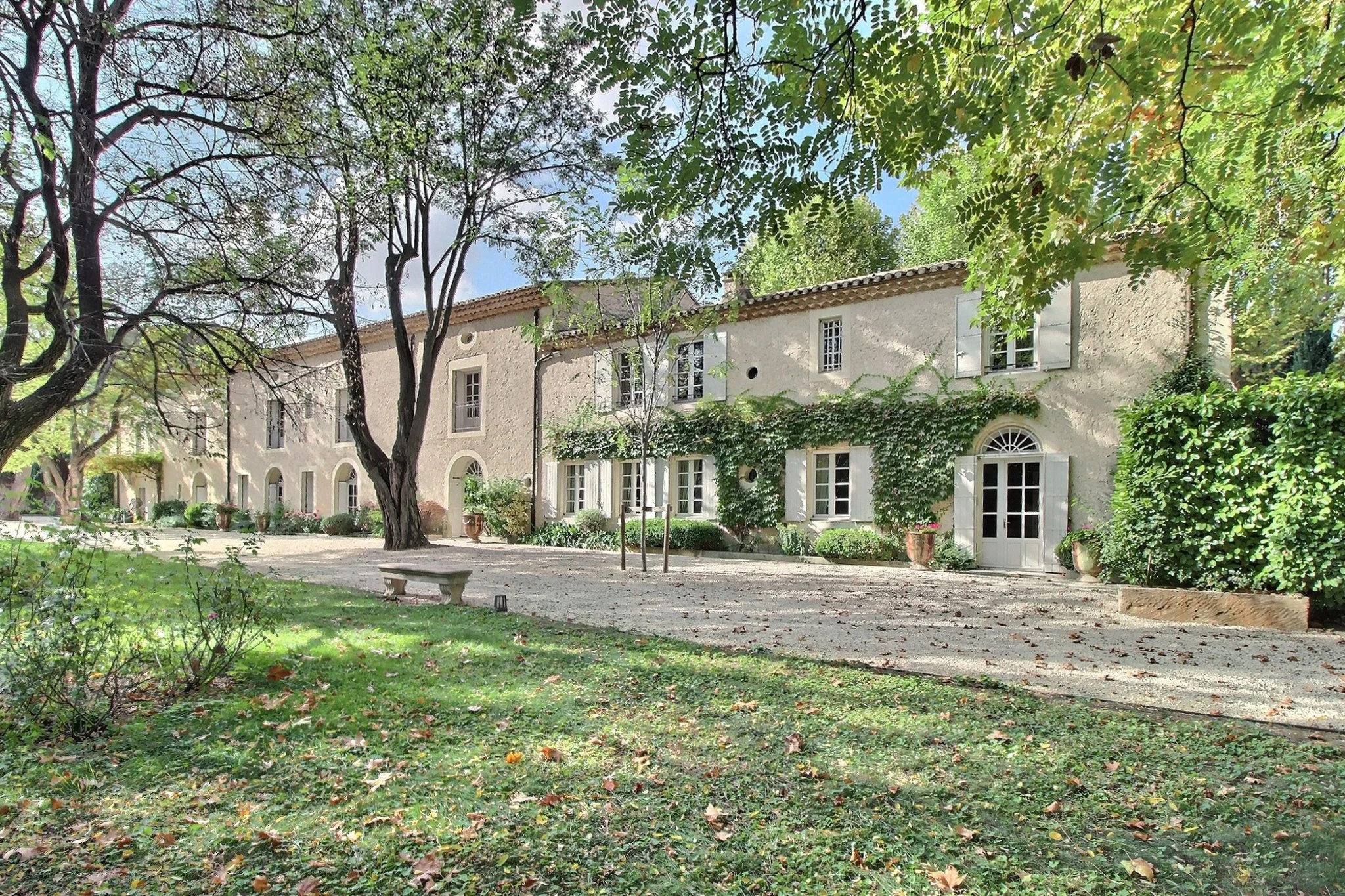 country-estate-near-nimes-france-for-sale-7.jpg