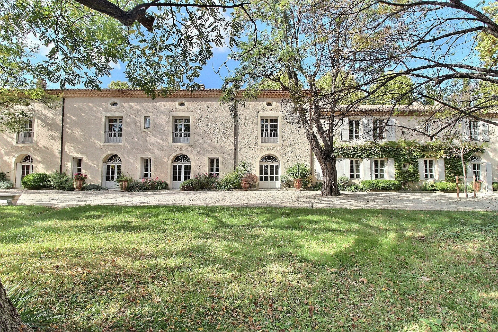 country-estate-near-nimes-france-for-sale-8.jpg