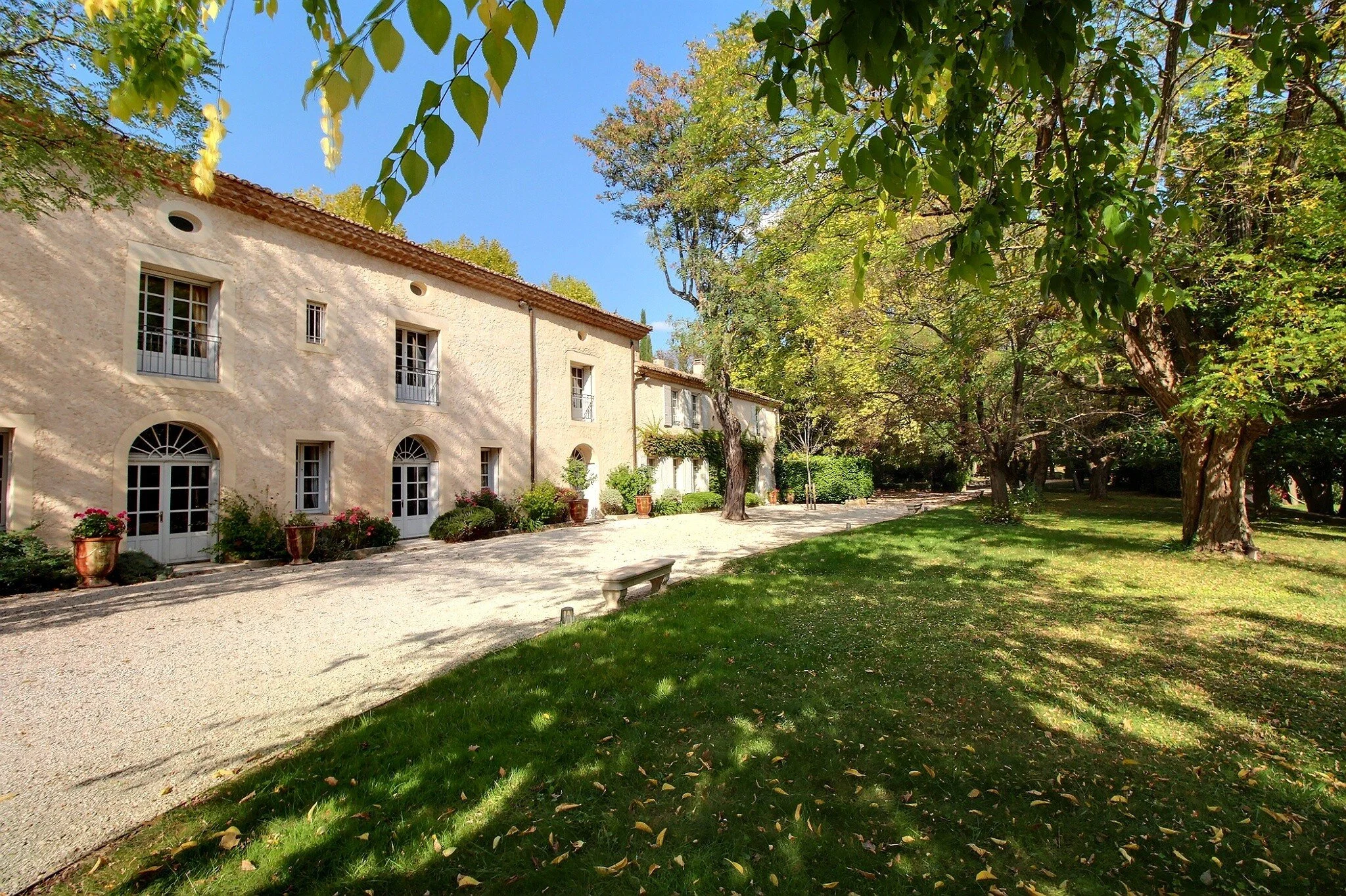 country-estate-near-nimes-france-for-sale-9.jpg