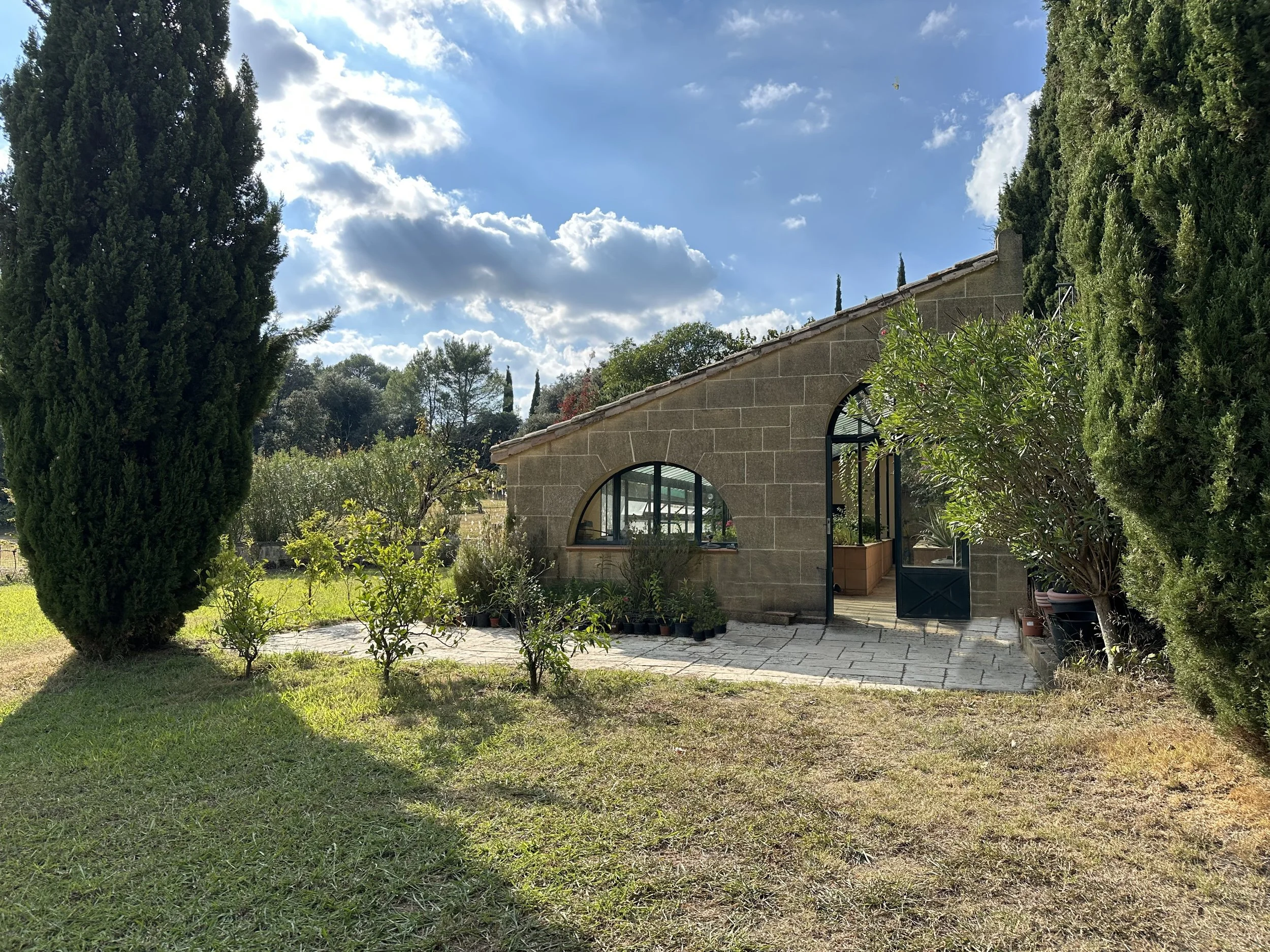 country-estate-near-nimes-france-for-sale-15.jpg
