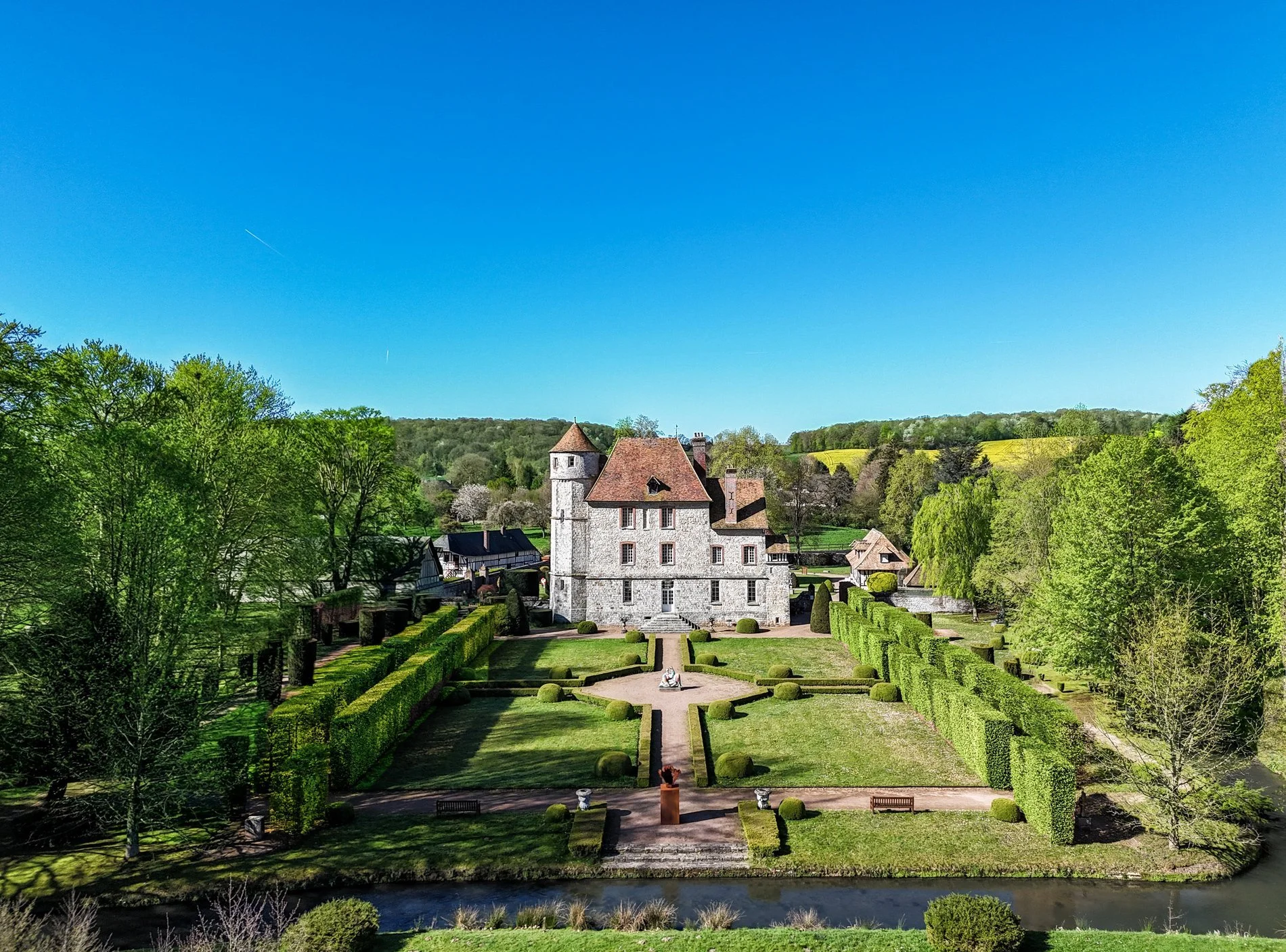 medieval-chateau-normandy-art-centre-denniel-immobilier-17.jpg