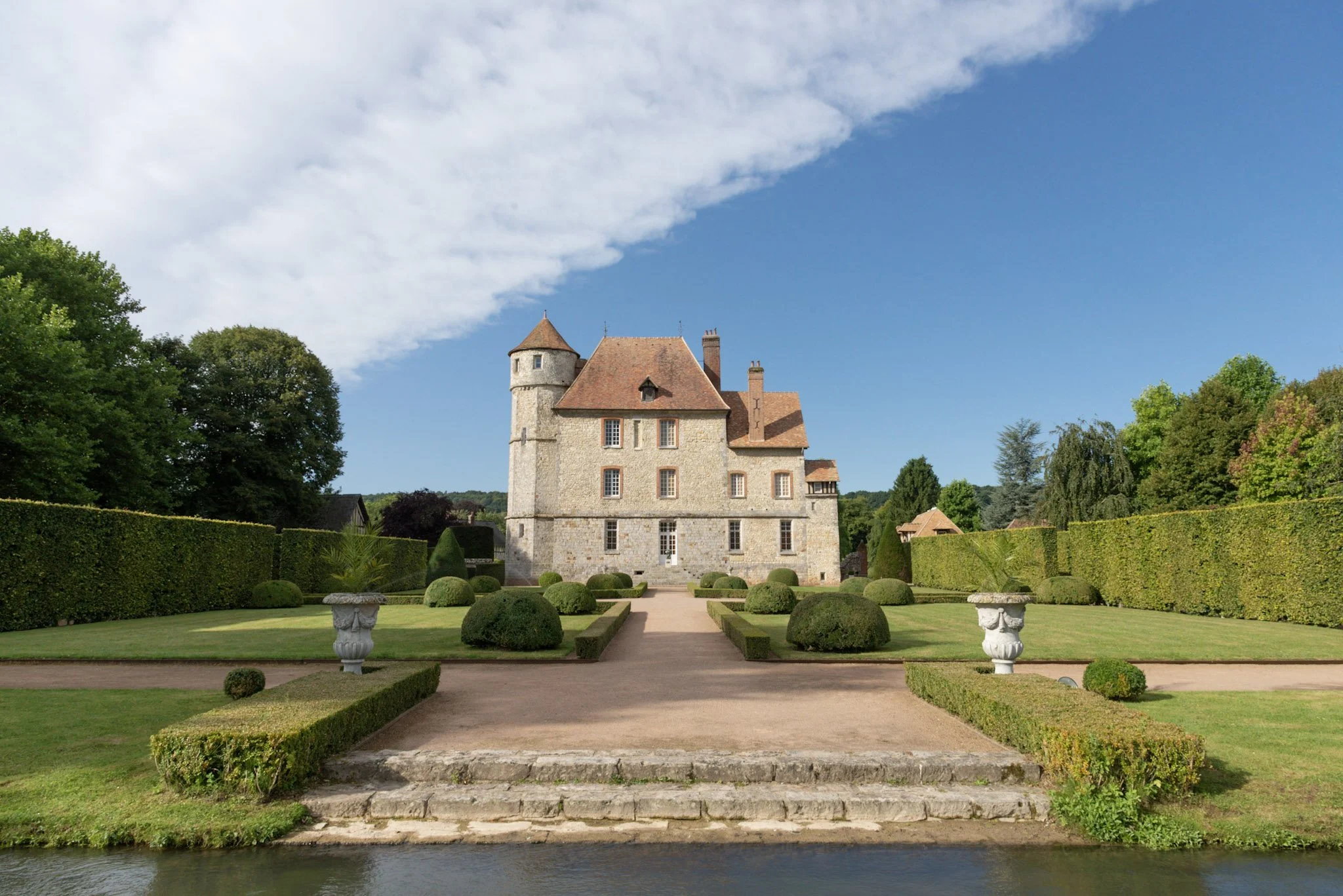 medieval-chateau-normandy-art-centre-denniel-immobilier-10.jpg