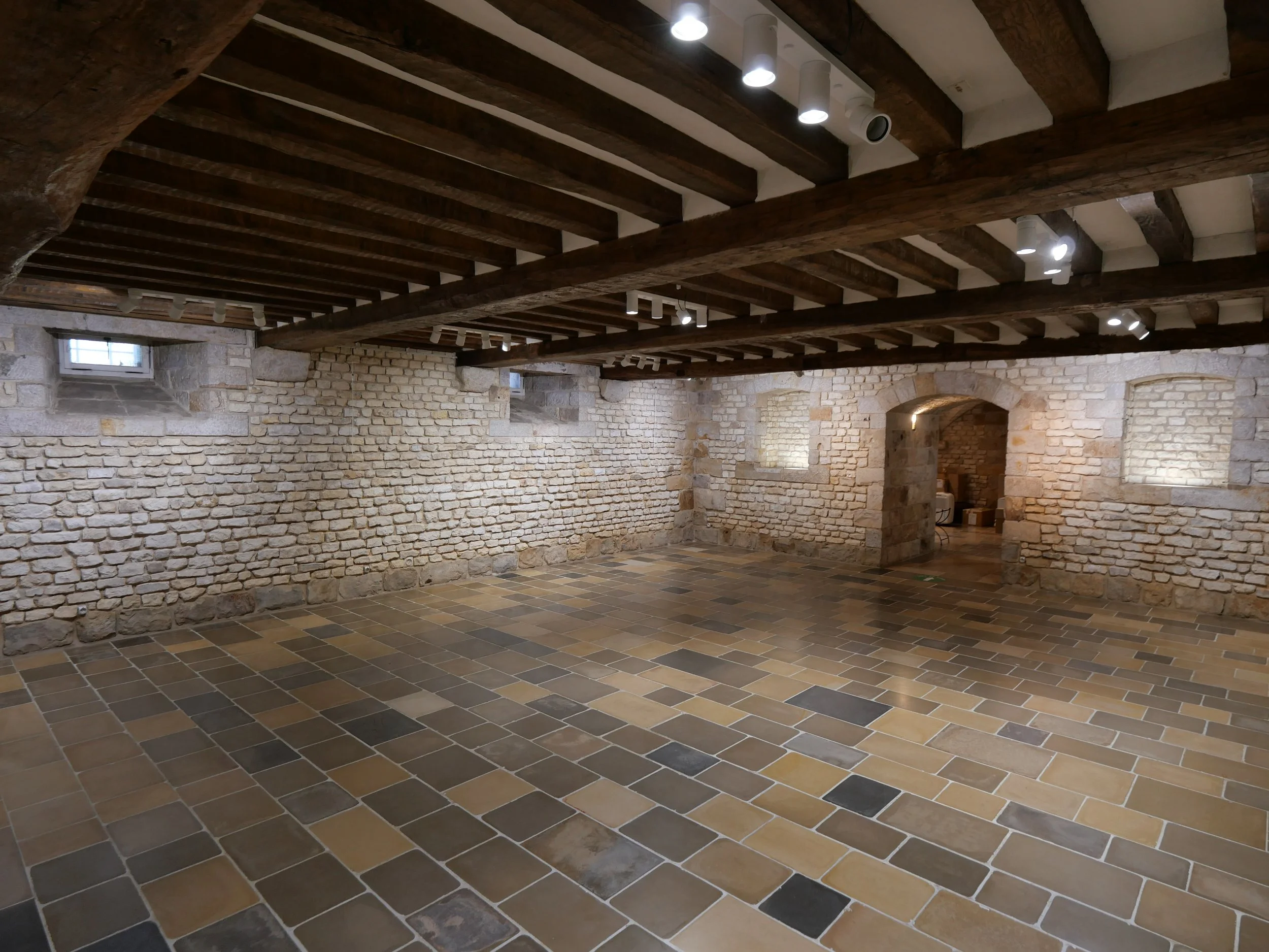 medieval-chateau-normandy-art-centre-denniel-immobilier-40.JPG