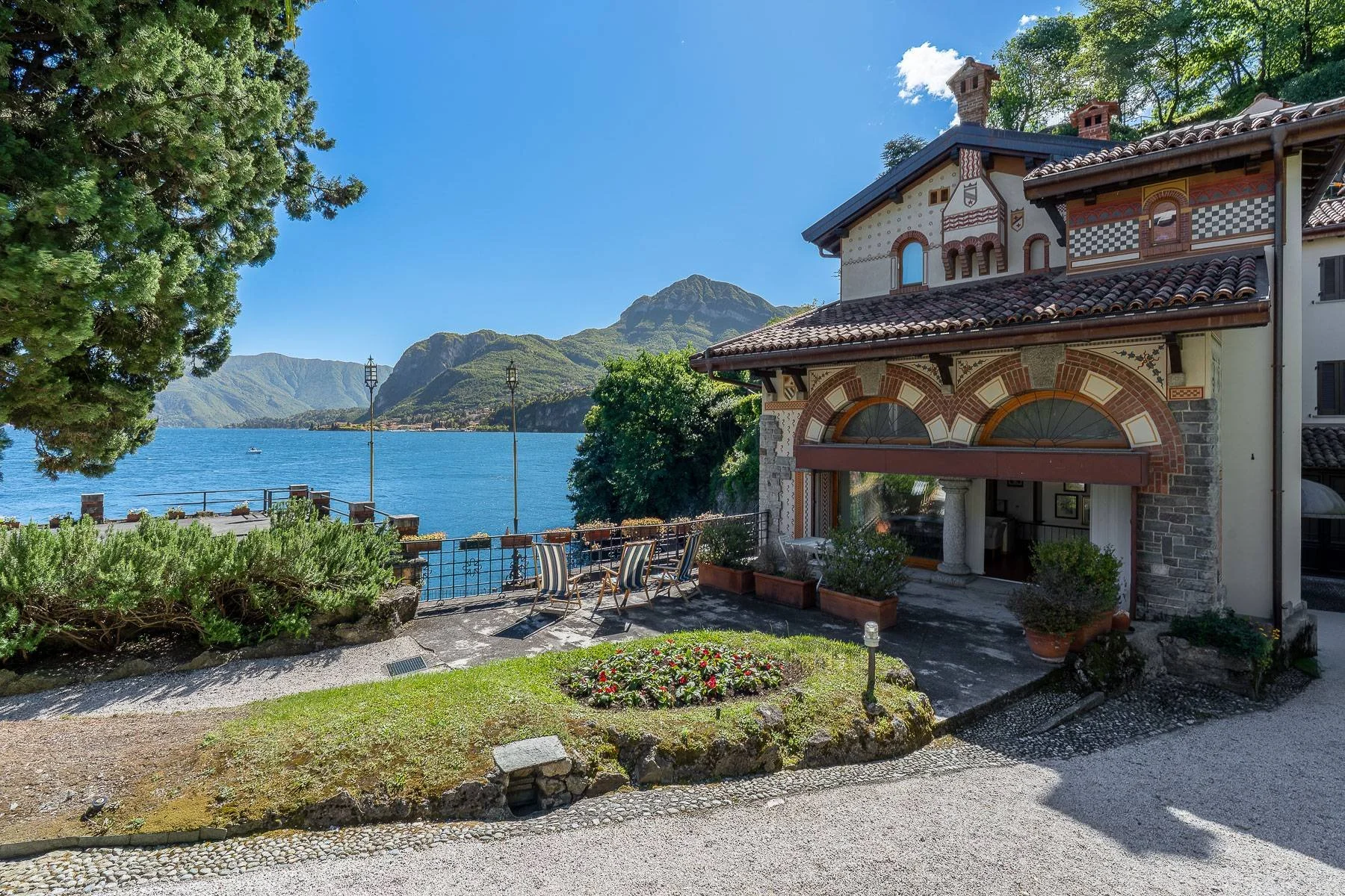 lake-como-james-bond-villa-la-gaeta-apartment-casino-royale-1.jpg