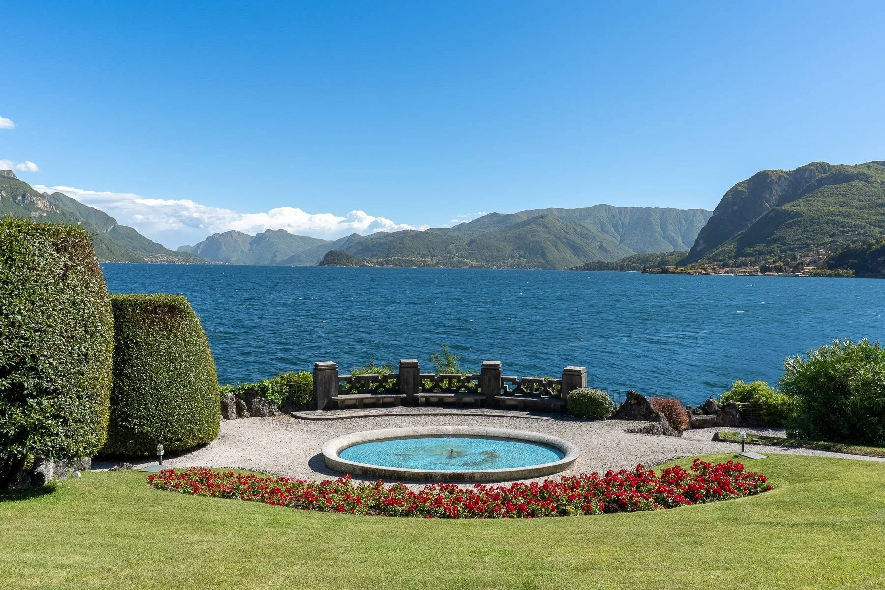 lake-como-james-bond-villa-la-gaeta-apartment-casino-royale-5.jpg