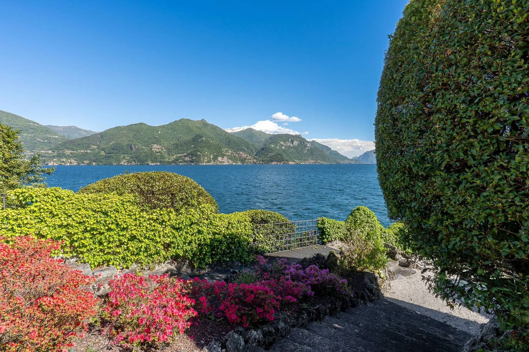 lake-como-james-bond-villa-la-gaeta-apartment-casino-royale-6.jpg
