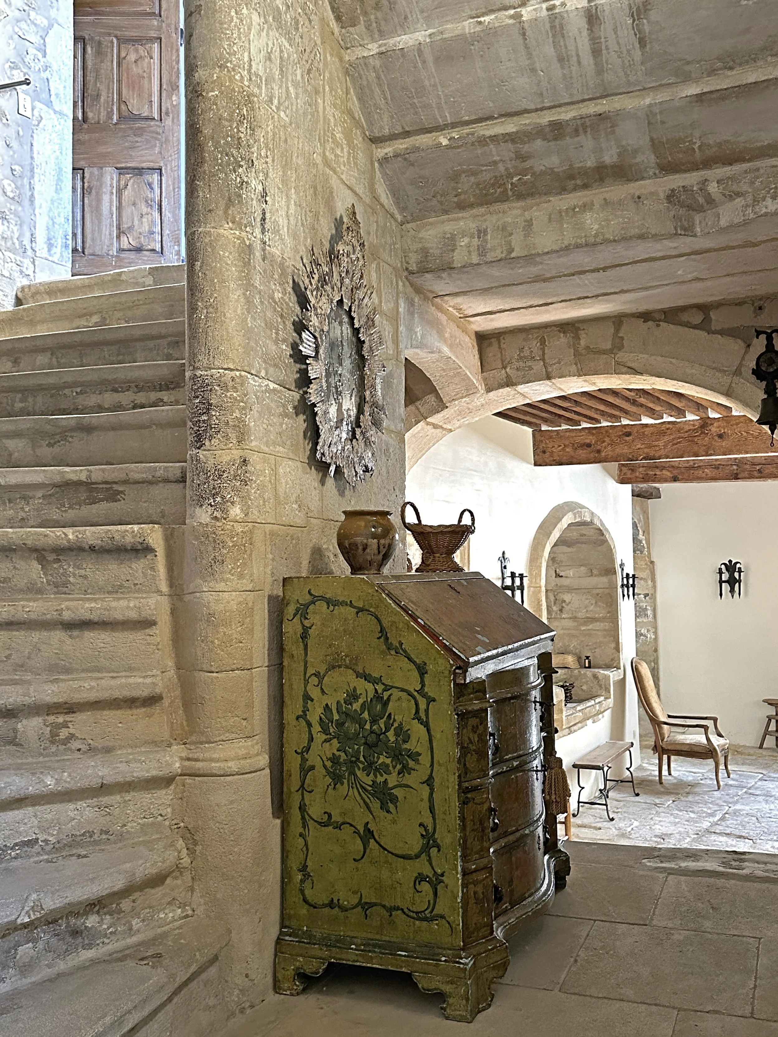 17th-century-private-mansion-provence-enclave-des-papes-emile-garcin-42.jpg