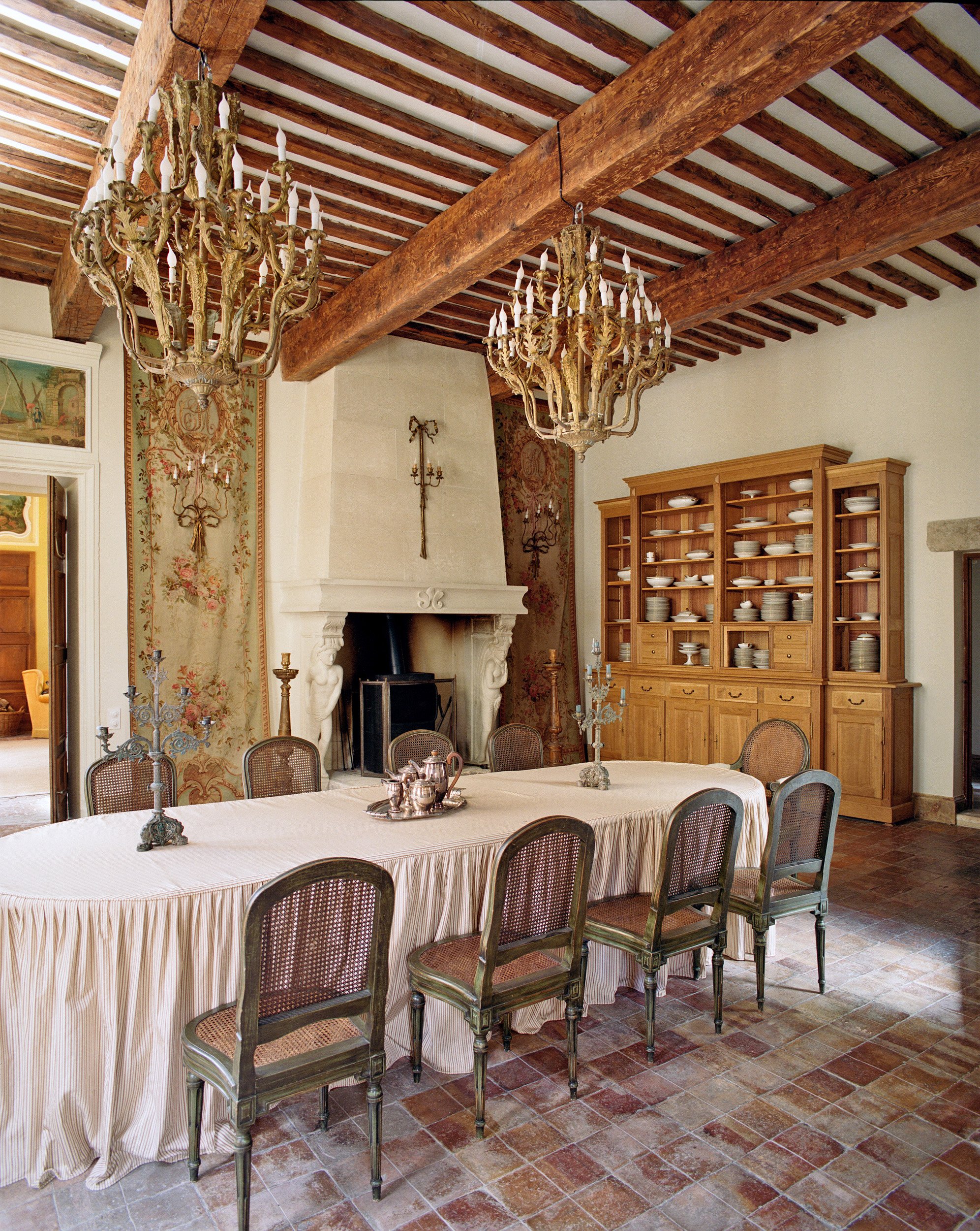 17th-century-private-mansion-provence-enclave-des-papes-emile-garcin-51.jpg