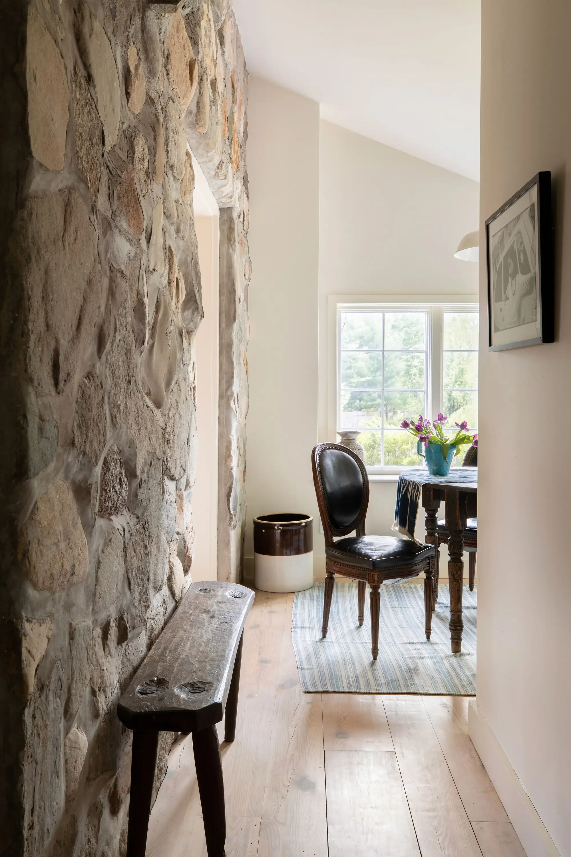 library-lane-artist-retreat-woodstock-ny-for-sale=16.webp