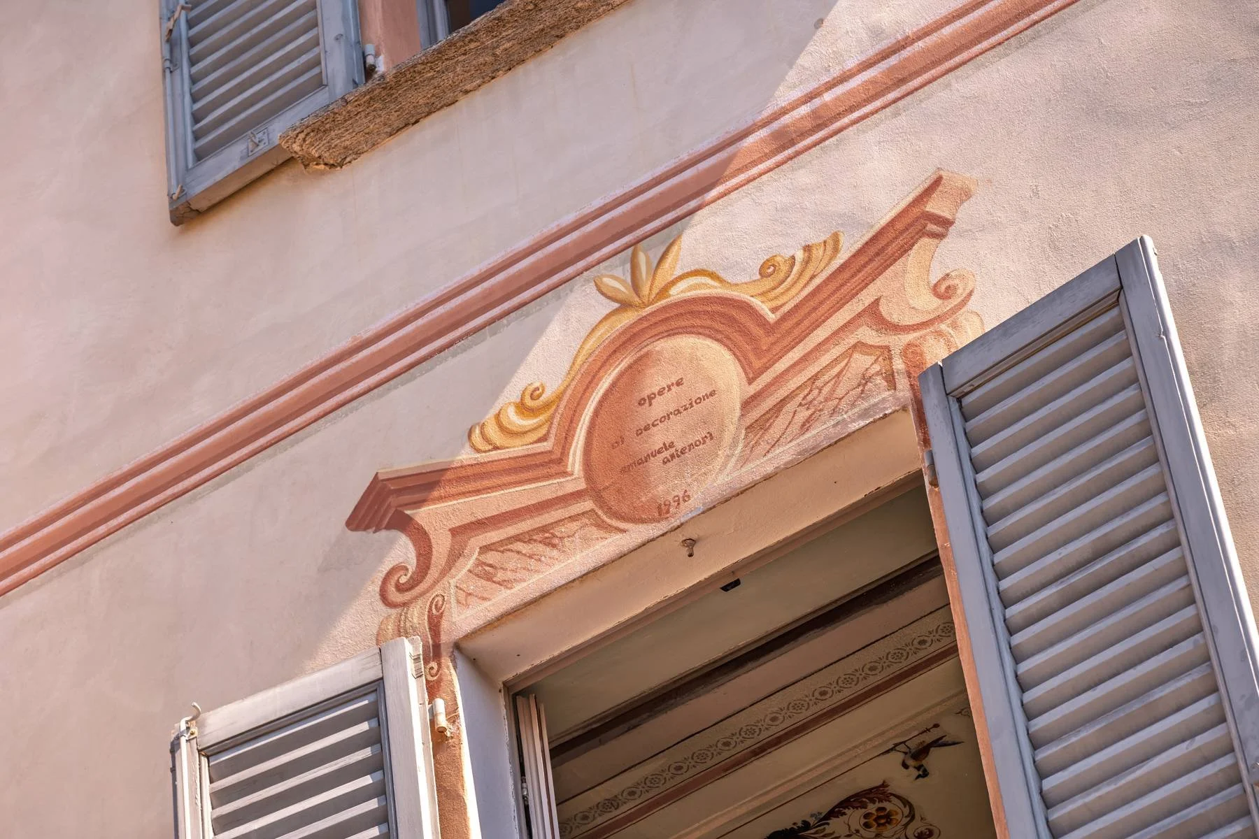 francis-york-frescoed-alpine-palazzo-craveggia-italy-24.jpg