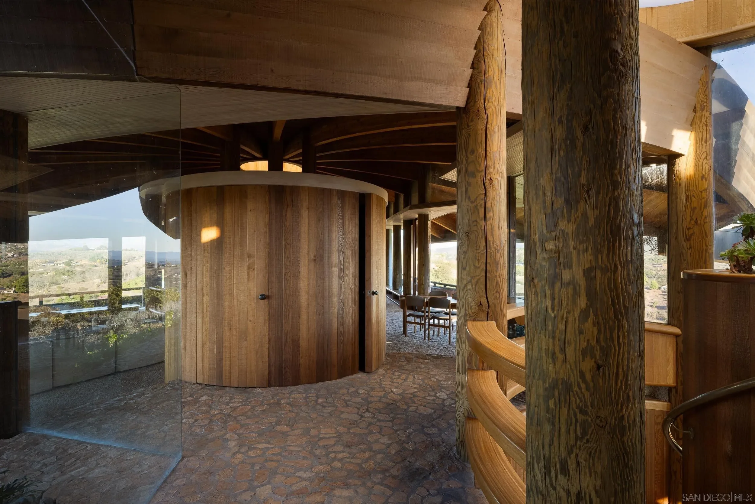fy-bailey-house-kendrick-bangs-kellogg-valley-center-california-11.webp