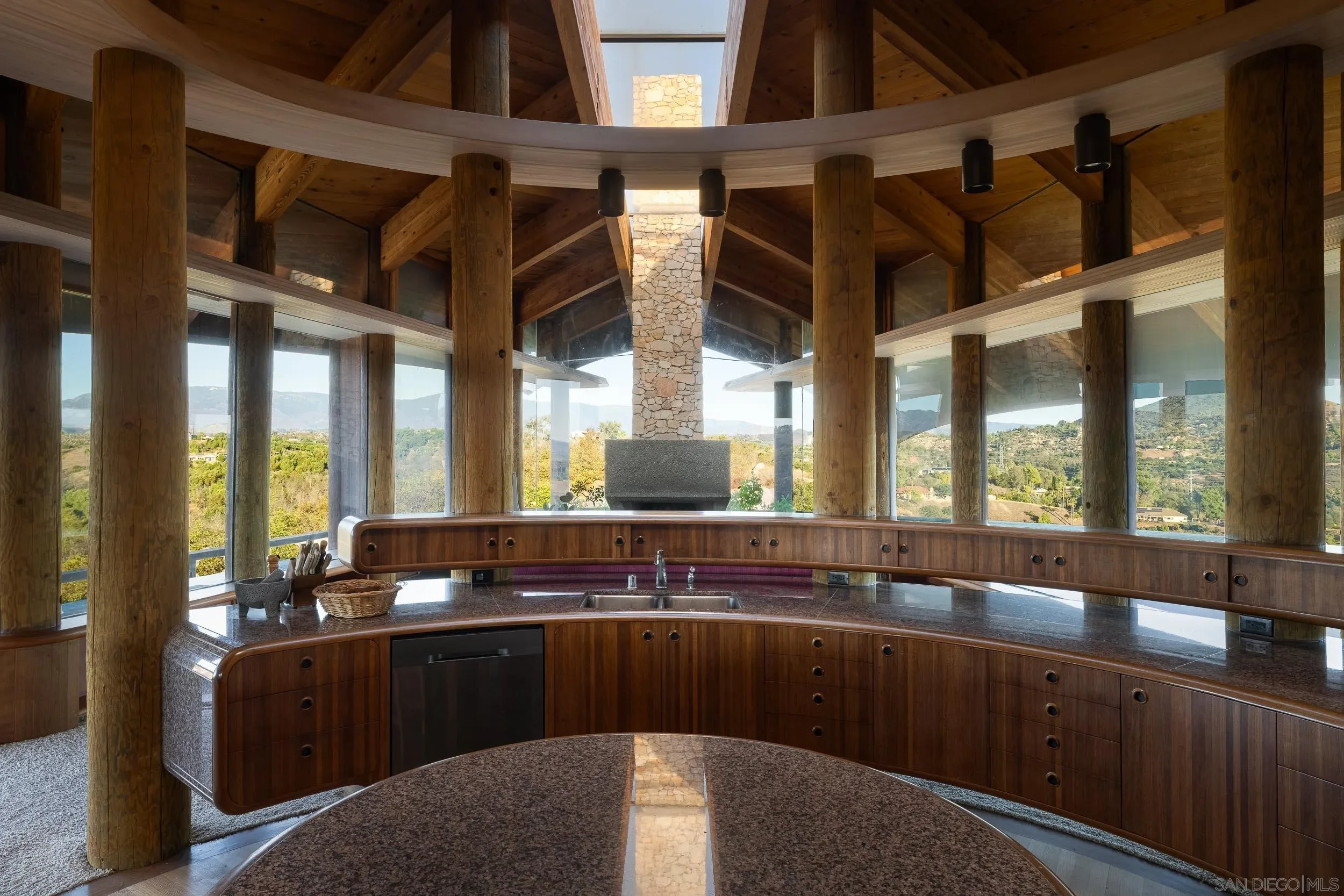 fy-bailey-house-kendrick-bangs-kellogg-valley-center-california-28.webp