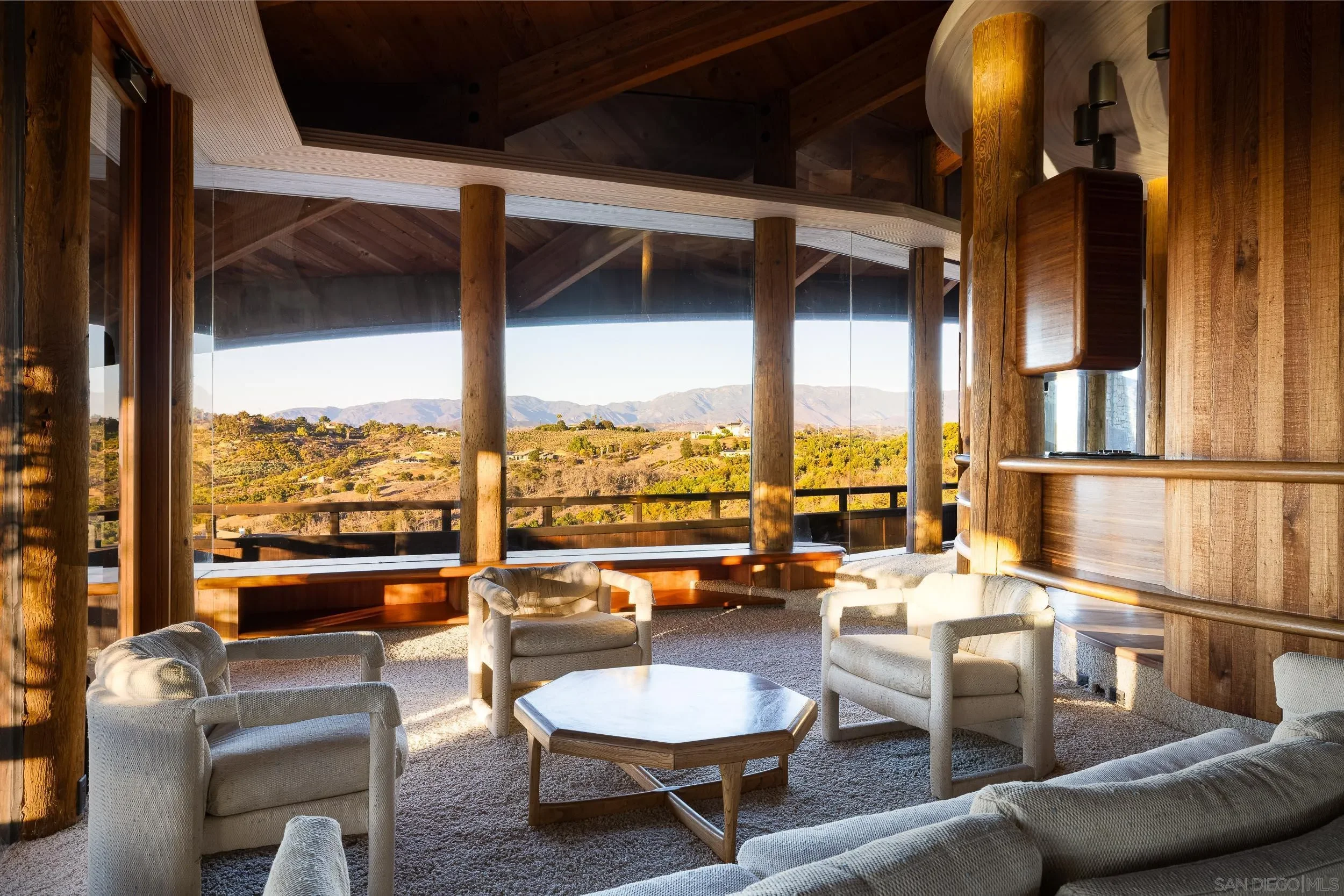 fy-bailey-house-kendrick-bangs-kellogg-valley-center-california-26.webp