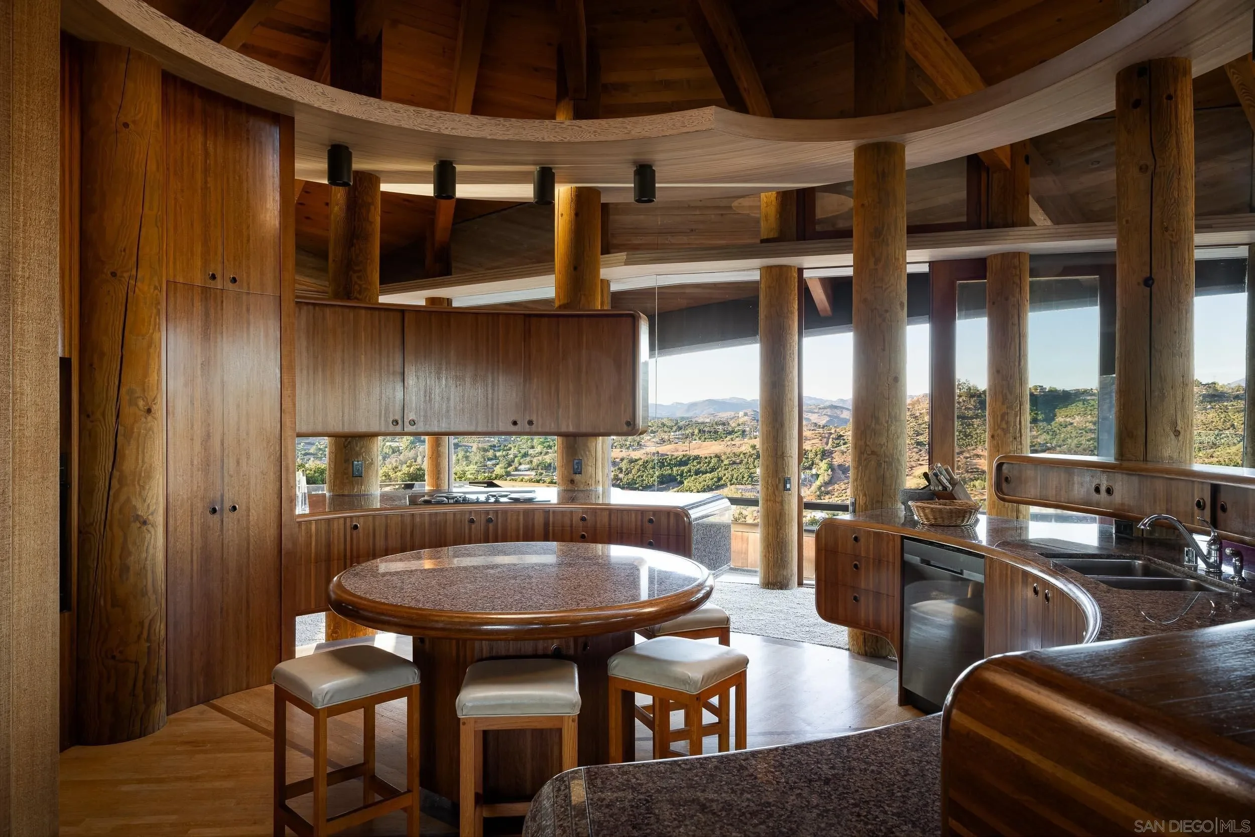 fy-bailey-house-kendrick-bangs-kellogg-valley-center-california-33.webp