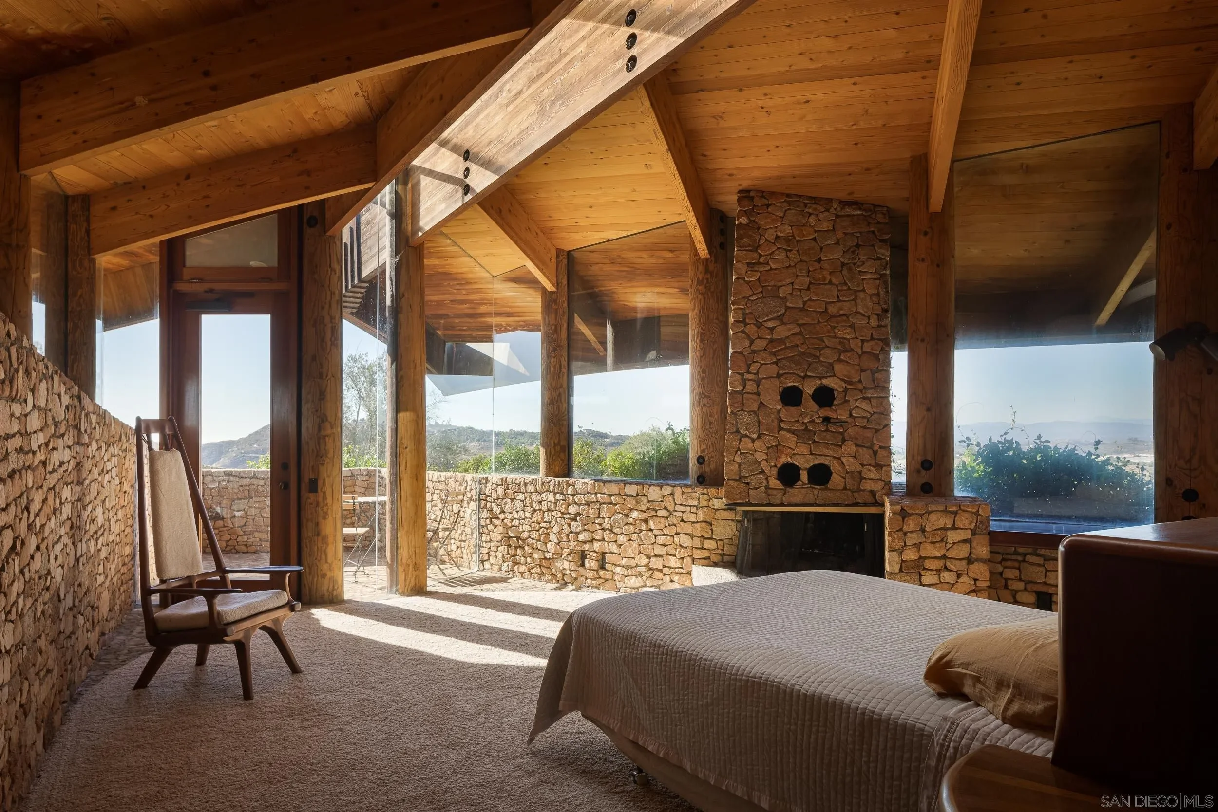 fy-bailey-house-kendrick-bangs-kellogg-valley-center-california-22.webp
