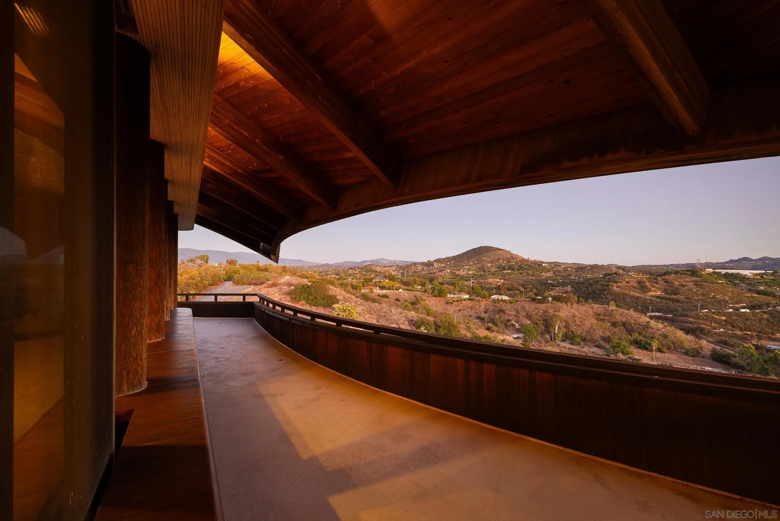 fy-bailey-house-kendrick-bangs-kellogg-valley-center-california-7.webp