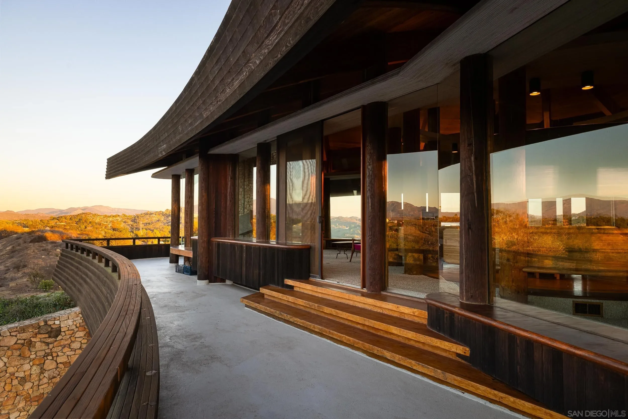 fy-bailey-house-kendrick-bangs-kellogg-valley-center-california-39.webp