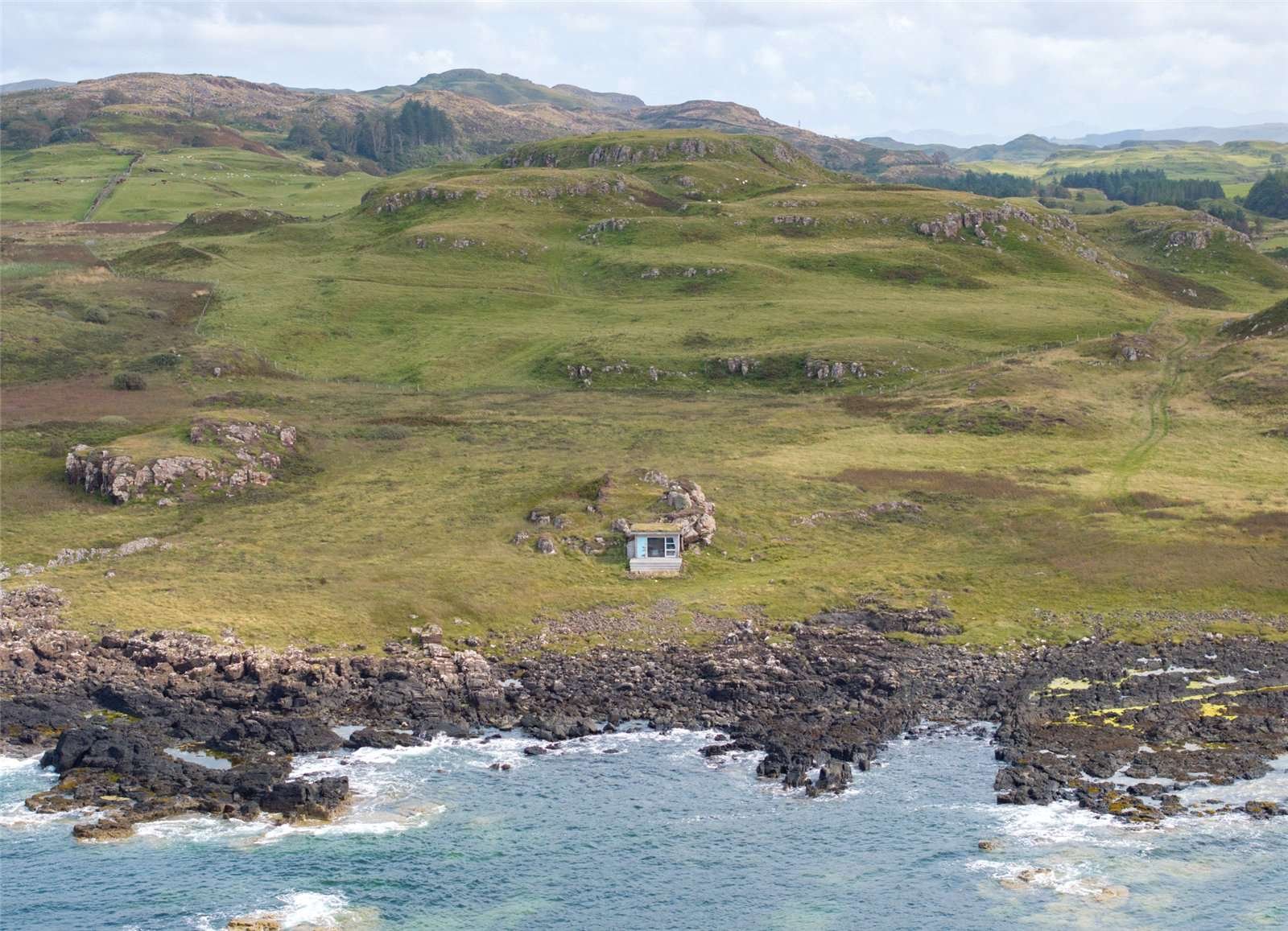 fy-scottish-castle-on-a-remote-island-with-3702-acres-and-3-miles-of-atlantic-coastline-lists-for-9-million-24.jpg