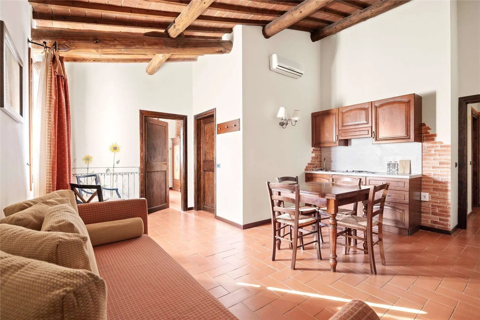 FY-tenuta-poggitazzi-arezzo-tuscany-estate-15th-century-villa-vineyards-agriturismo-31.jpg