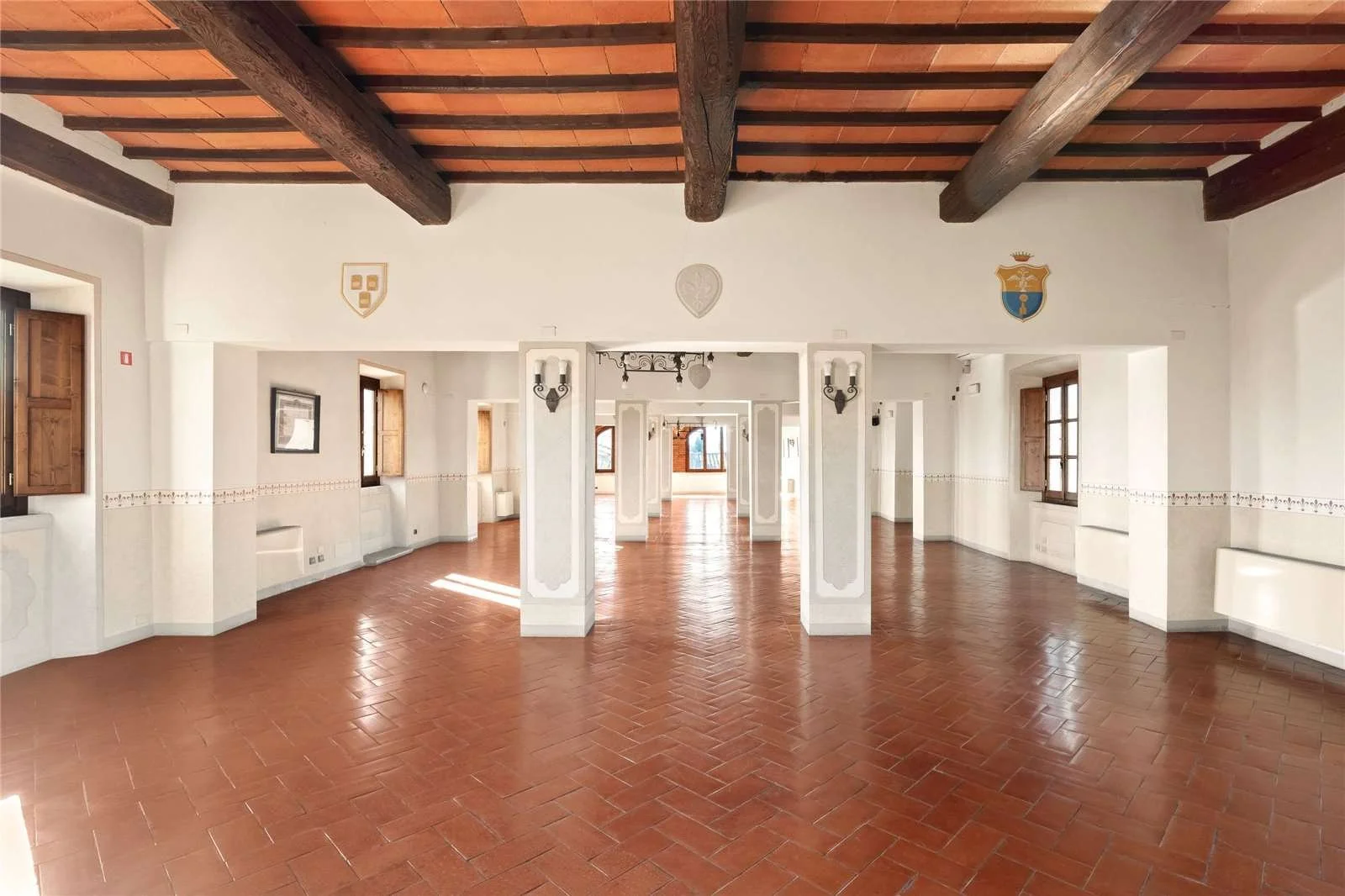 FY-tenuta-poggitazzi-arezzo-tuscany-estate-15th-century-villa-vineyards-agriturismo-16.jpg