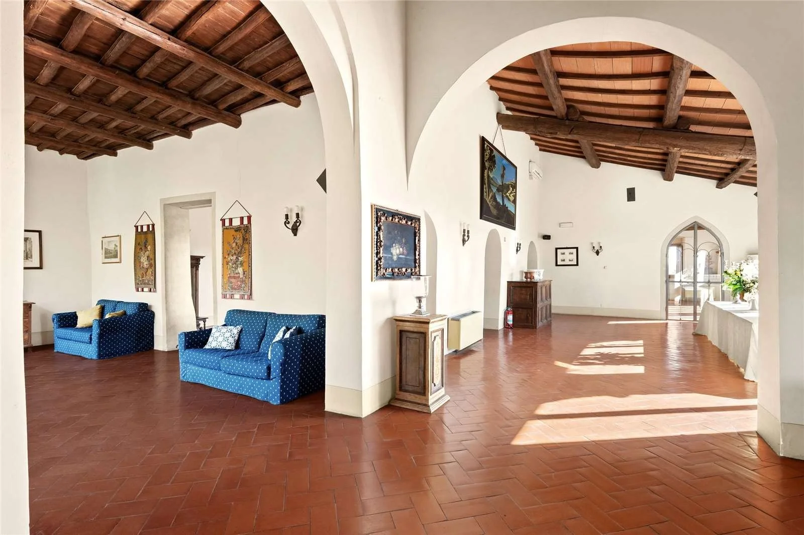 FY-tenuta-poggitazzi-arezzo-tuscany-estate-15th-century-villa-vineyards-agriturismo-12.jpg