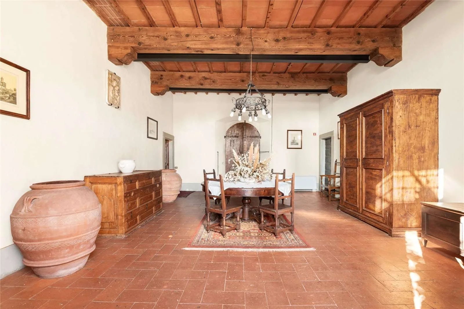 FY-tenuta-poggitazzi-arezzo-tuscany-estate-15th-century-villa-vineyards-agriturismo-9.jpg