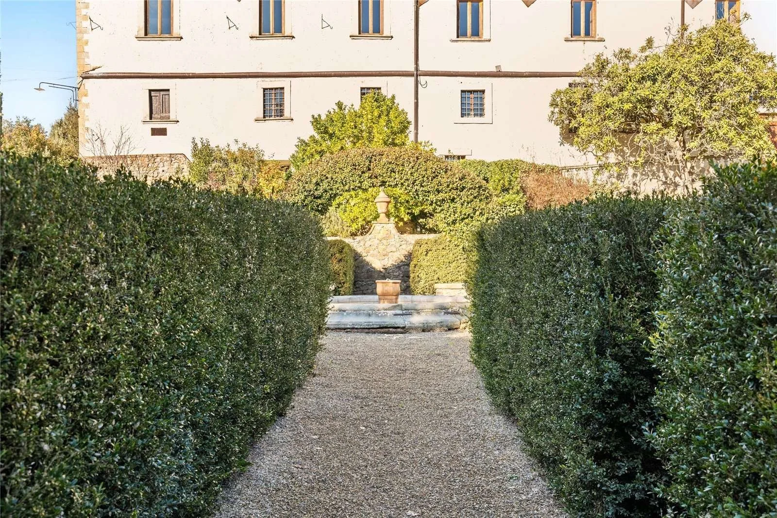 FY-tenuta-poggitazzi-arezzo-tuscany-estate-15th-century-villa-vineyards-agriturismo-20.jpg