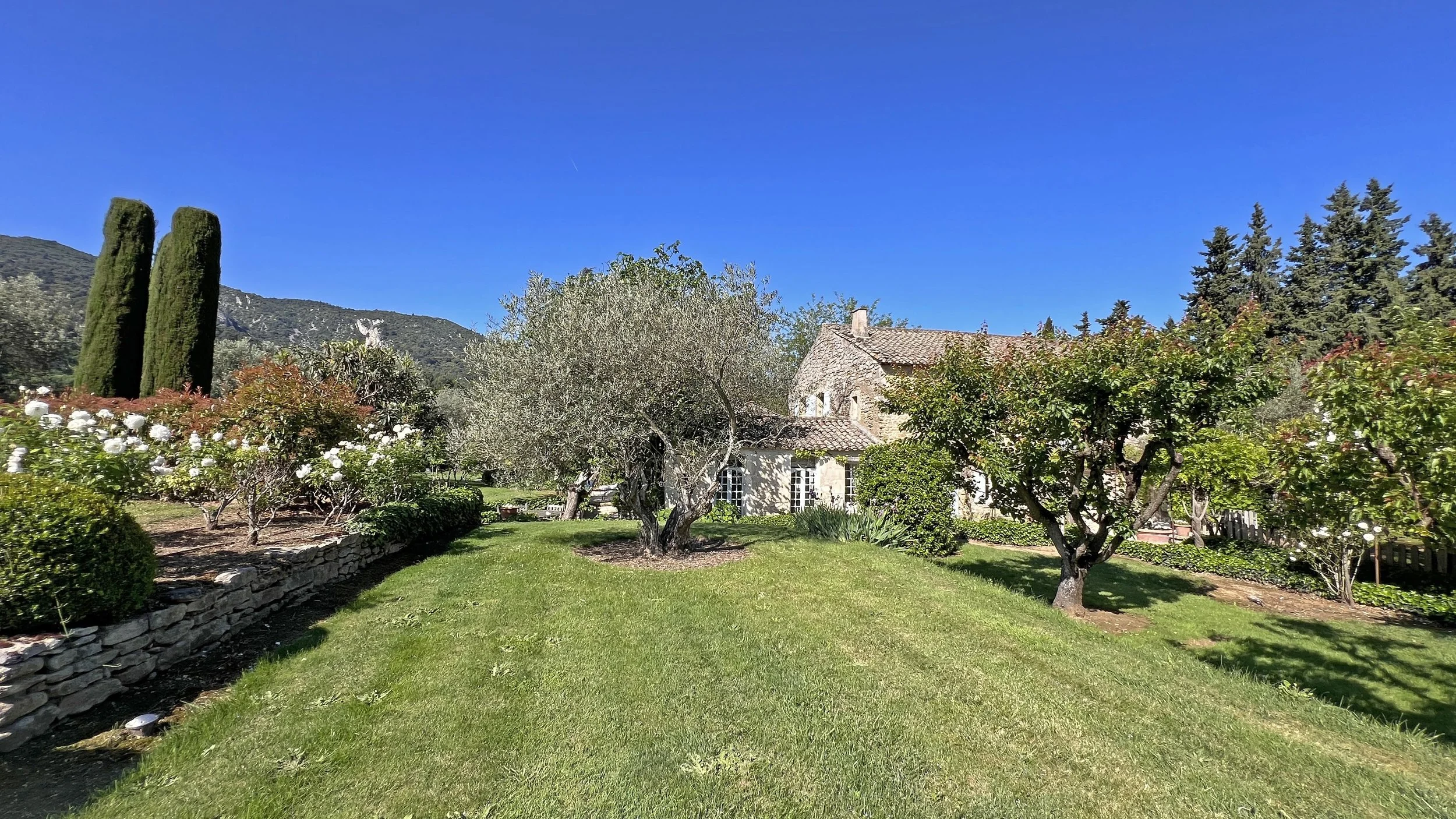 fy-provencal-farmhouse-for-sale-oppede-le-vieux-luberon-france-26.jpg