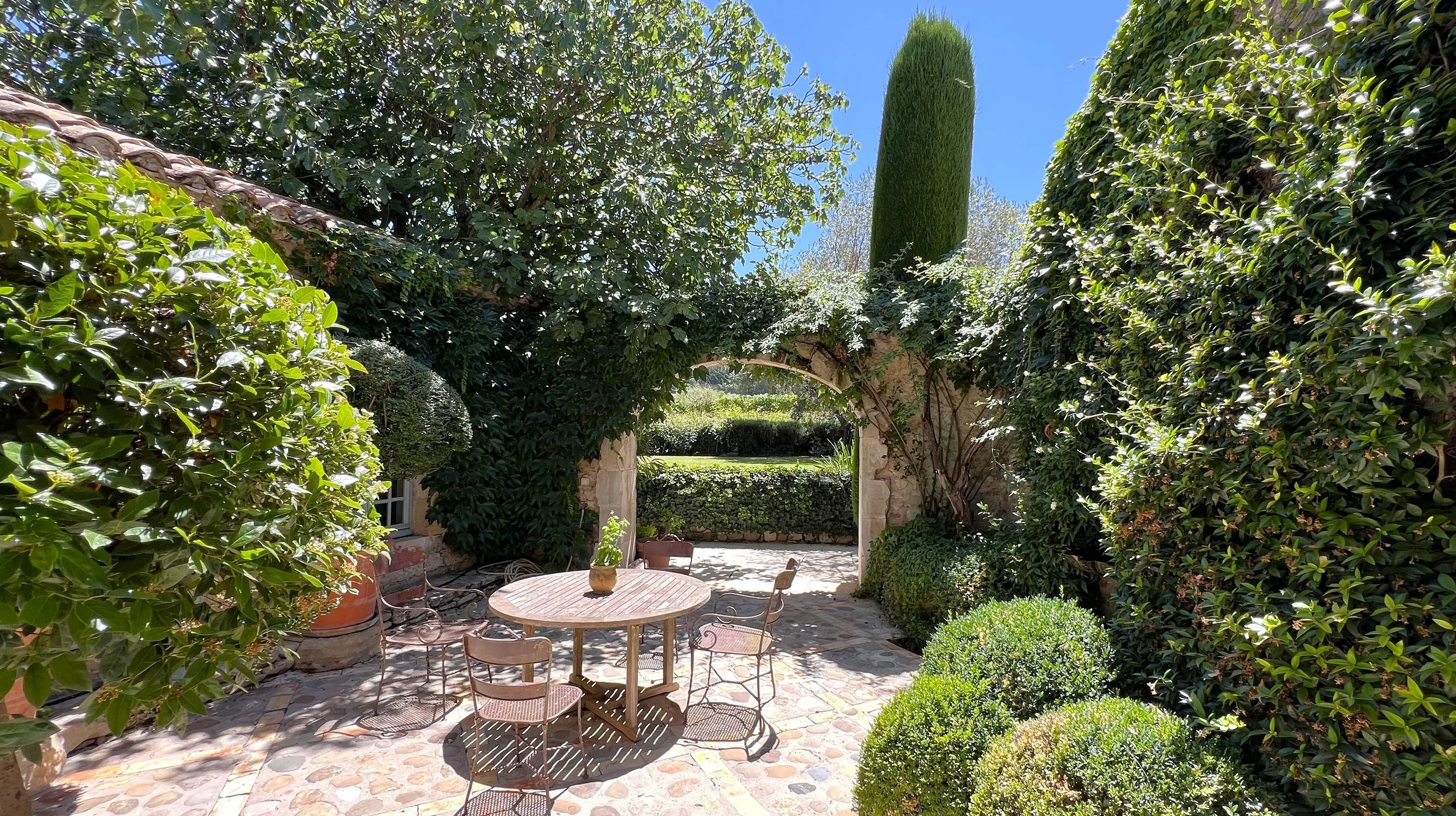 fy-provencal-farmhouse-for-sale-oppede-le-vieux-luberon-france-29.JPG