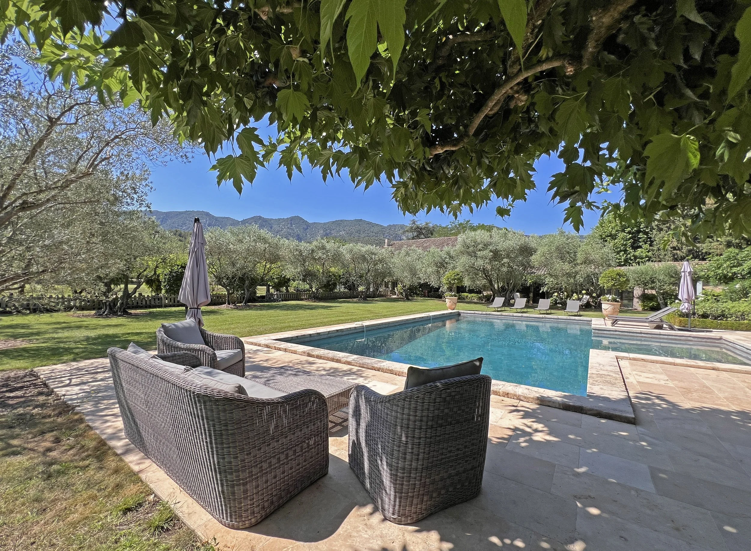 fy-provencal-farmhouse-for-sale-oppede-le-vieux-luberon-france-16.jpg