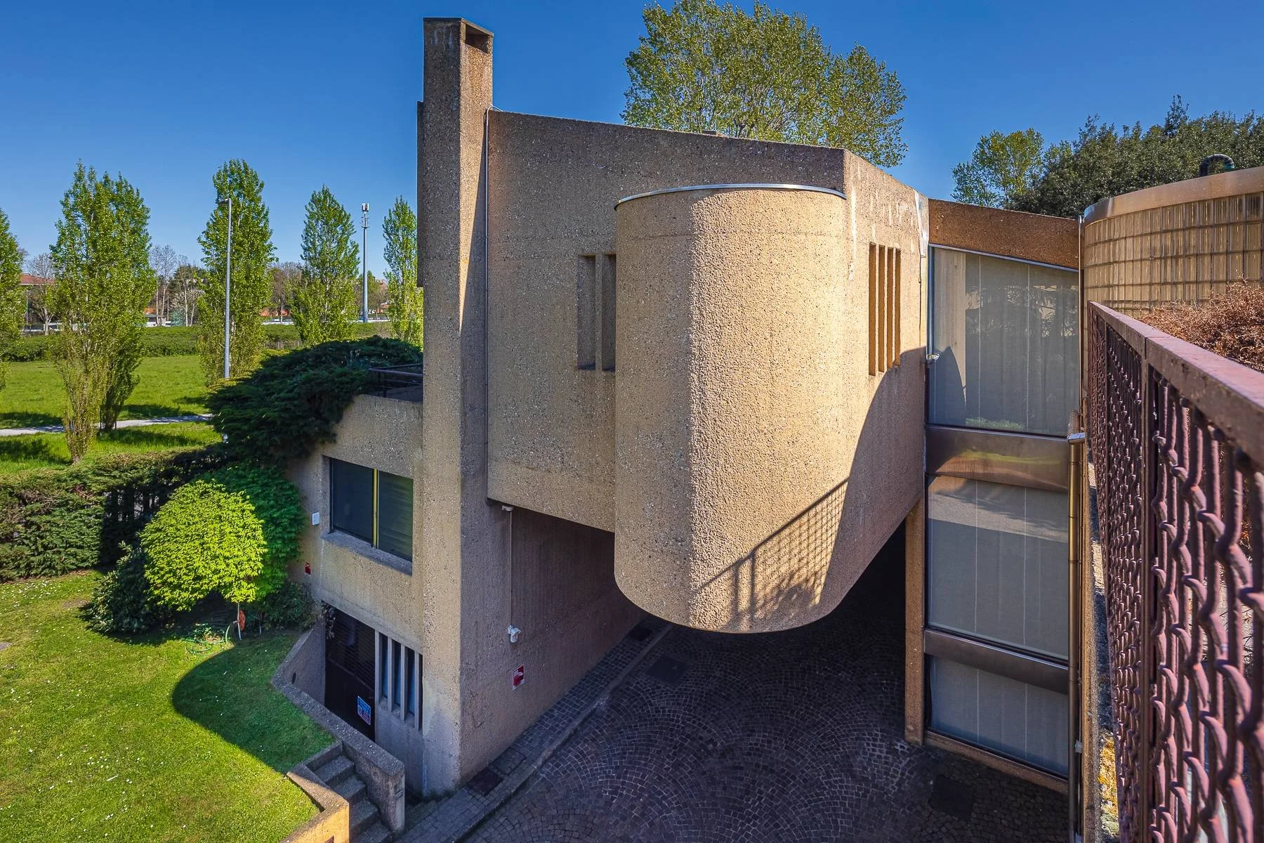fy-francesco-castiglioni-brutalist-villa-cusano-milanino-19.jpg