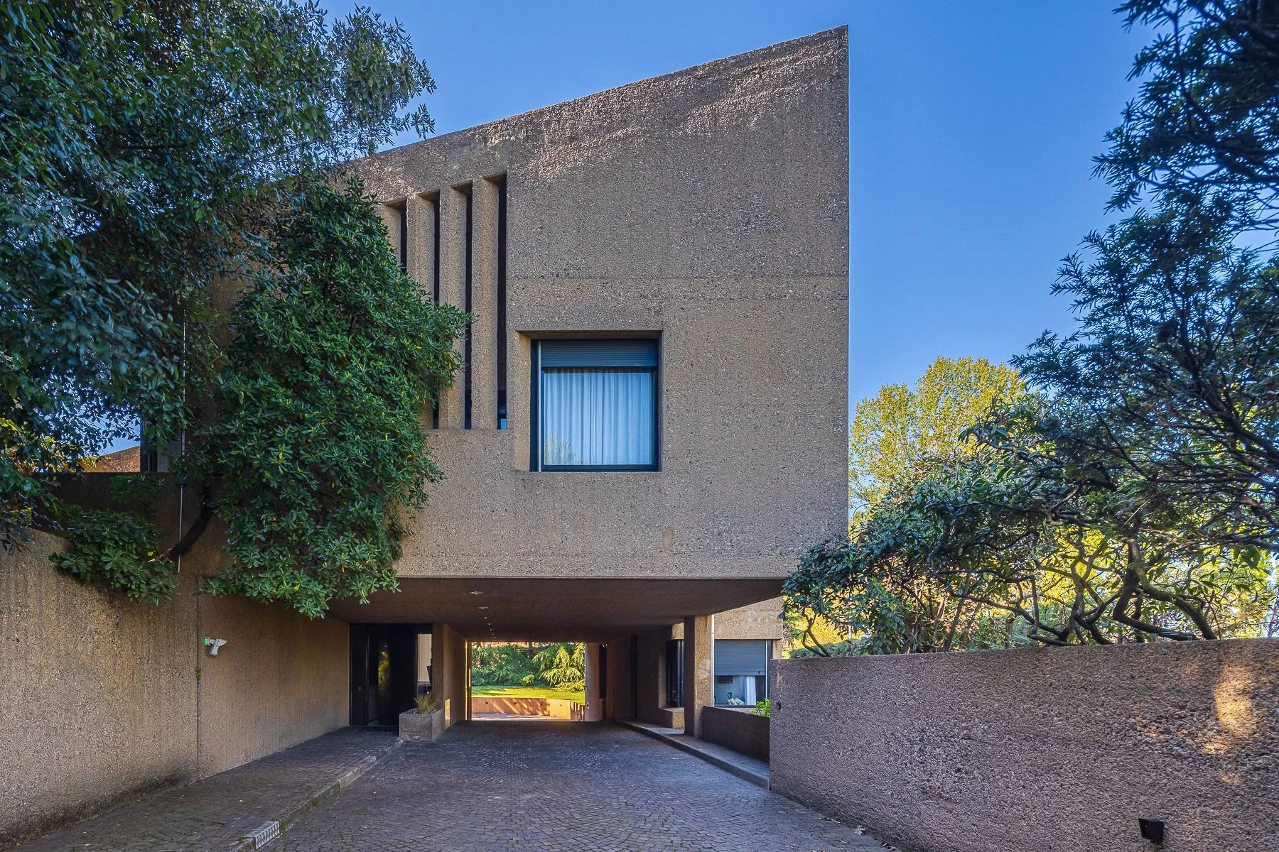 fy-francesco-castiglioni-brutalist-villa-cusano-milanino-22.jpg