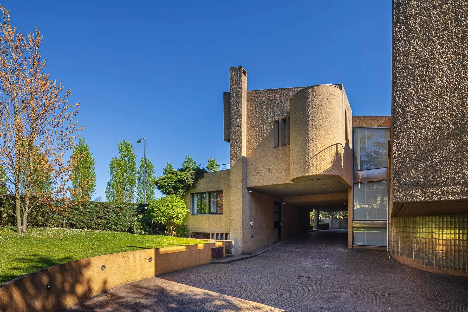 fy-francesco-castiglioni-brutalist-villa-cusano-milanino-23.jpg