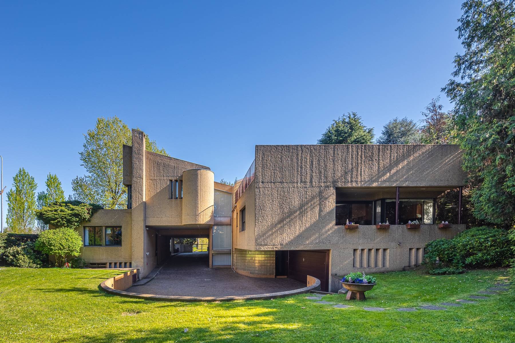 fy-francesco-castiglioni-brutalist-villa-cusano-milanino-24.jpg