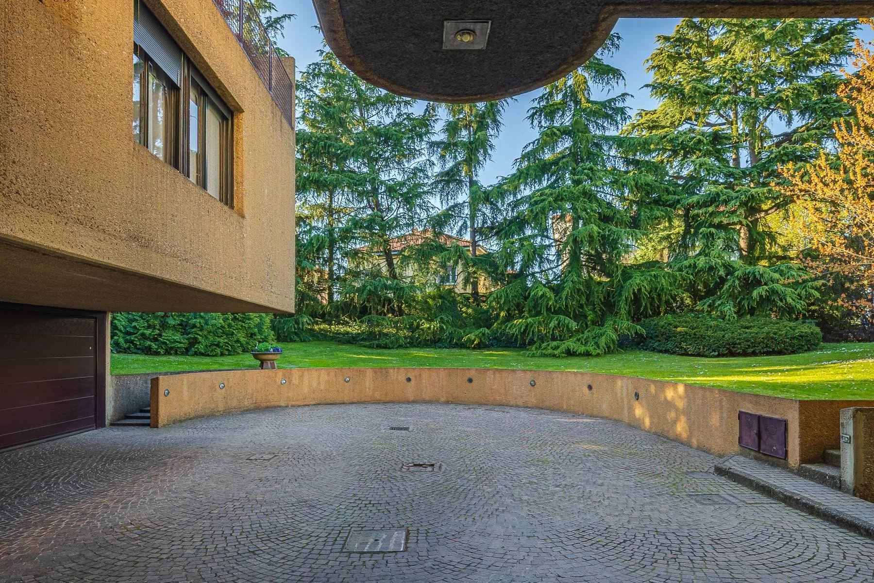 fy-francesco-castiglioni-brutalist-villa-cusano-milanino-34.jpg