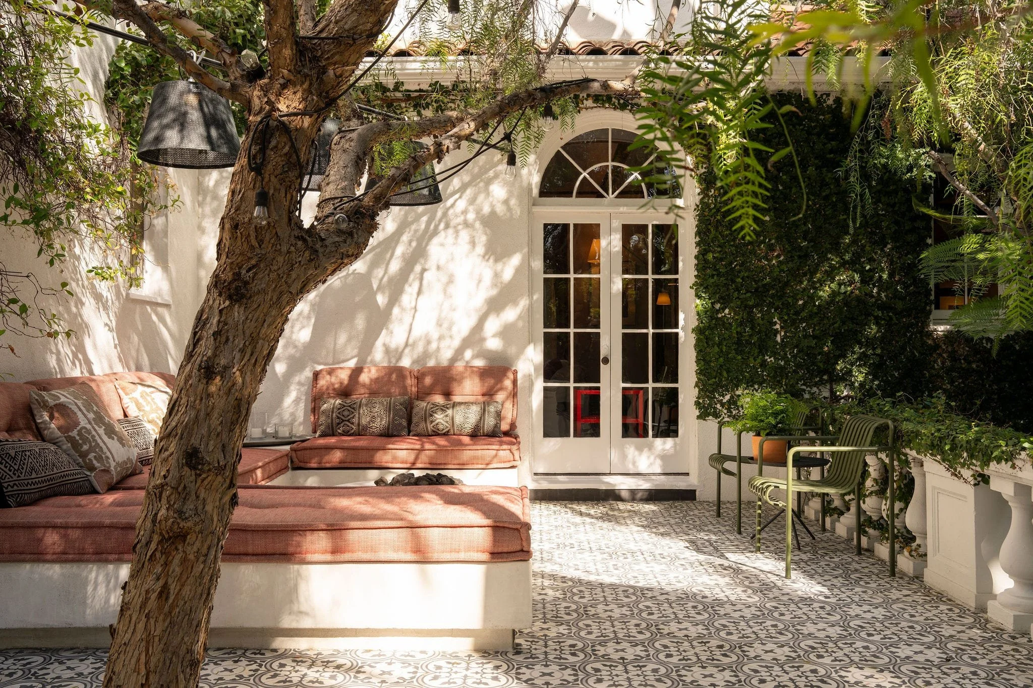 fy-the-longtime-los-angeles-home-of-creative-director-marc-atlan-1923-mediterranean-revival-36.jpg
