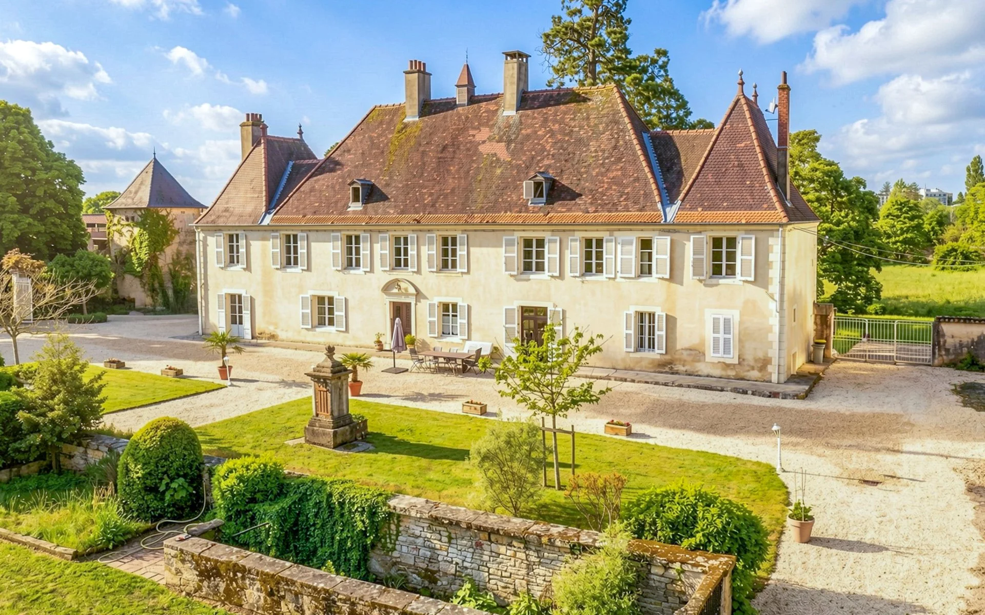 fy-historic-chateau-bourg-en-bresse-france-for-sale-4.jpg