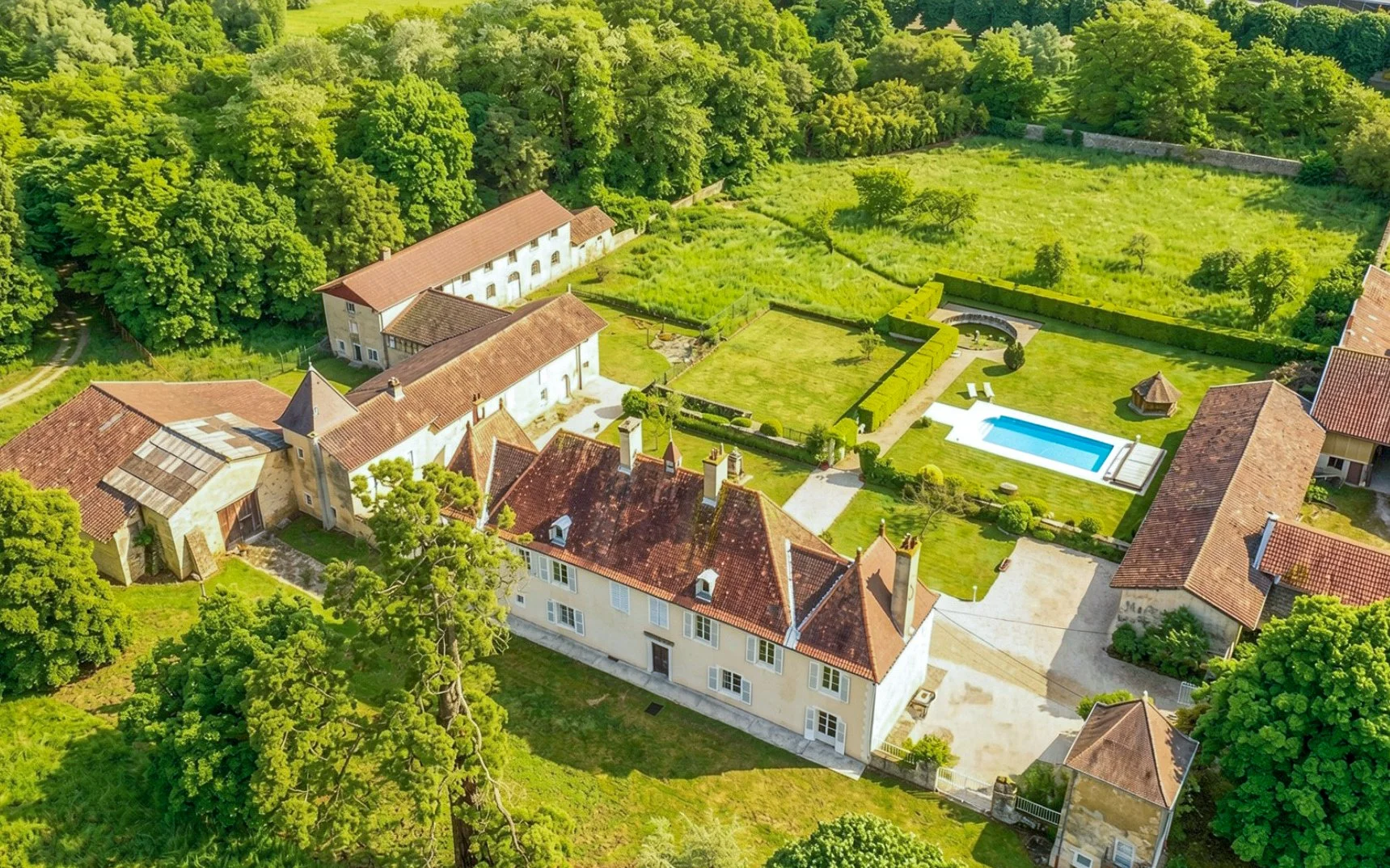 fy-historic-chateau-bourg-en-bresse-france-for-sale-7.jpg