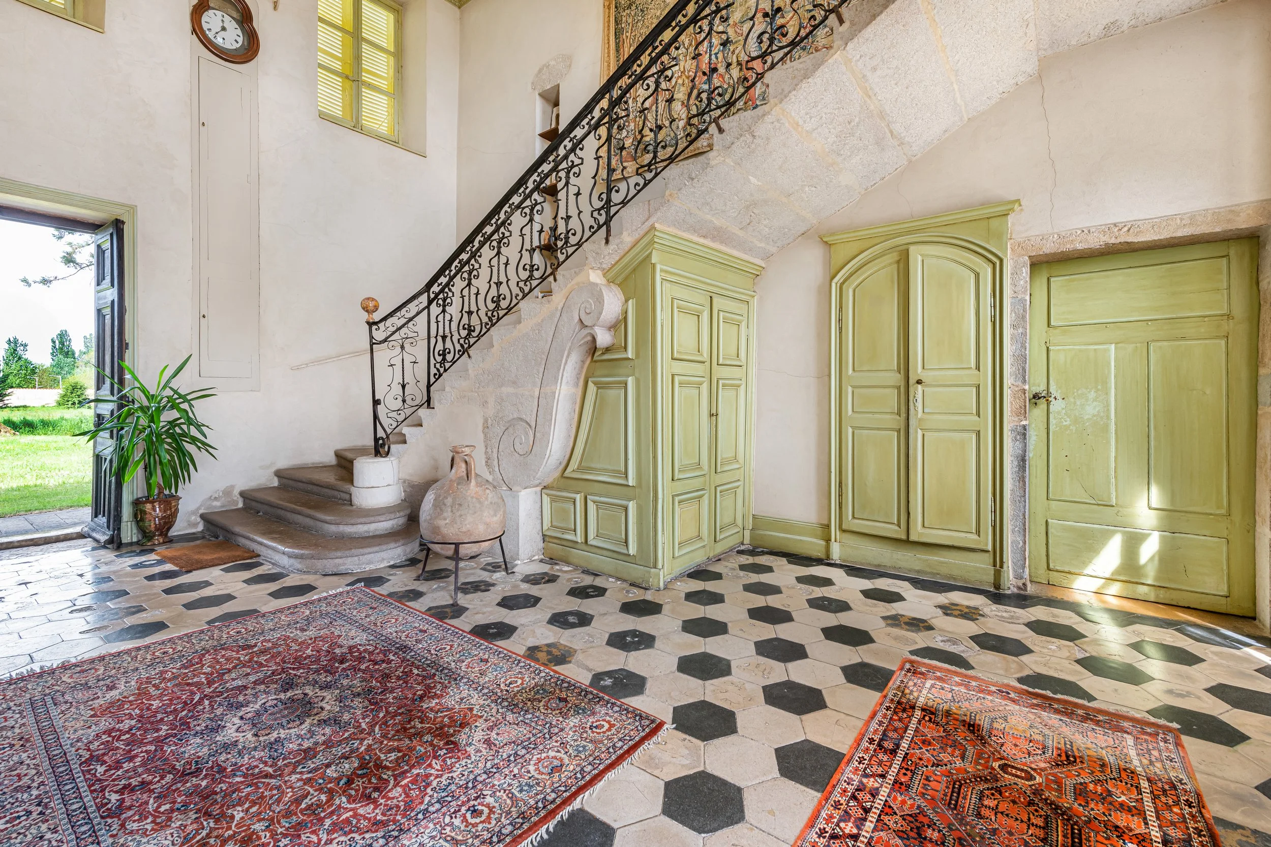 fy-historic-chateau-bourg-en-bresse-france-for-sale-60.JPG