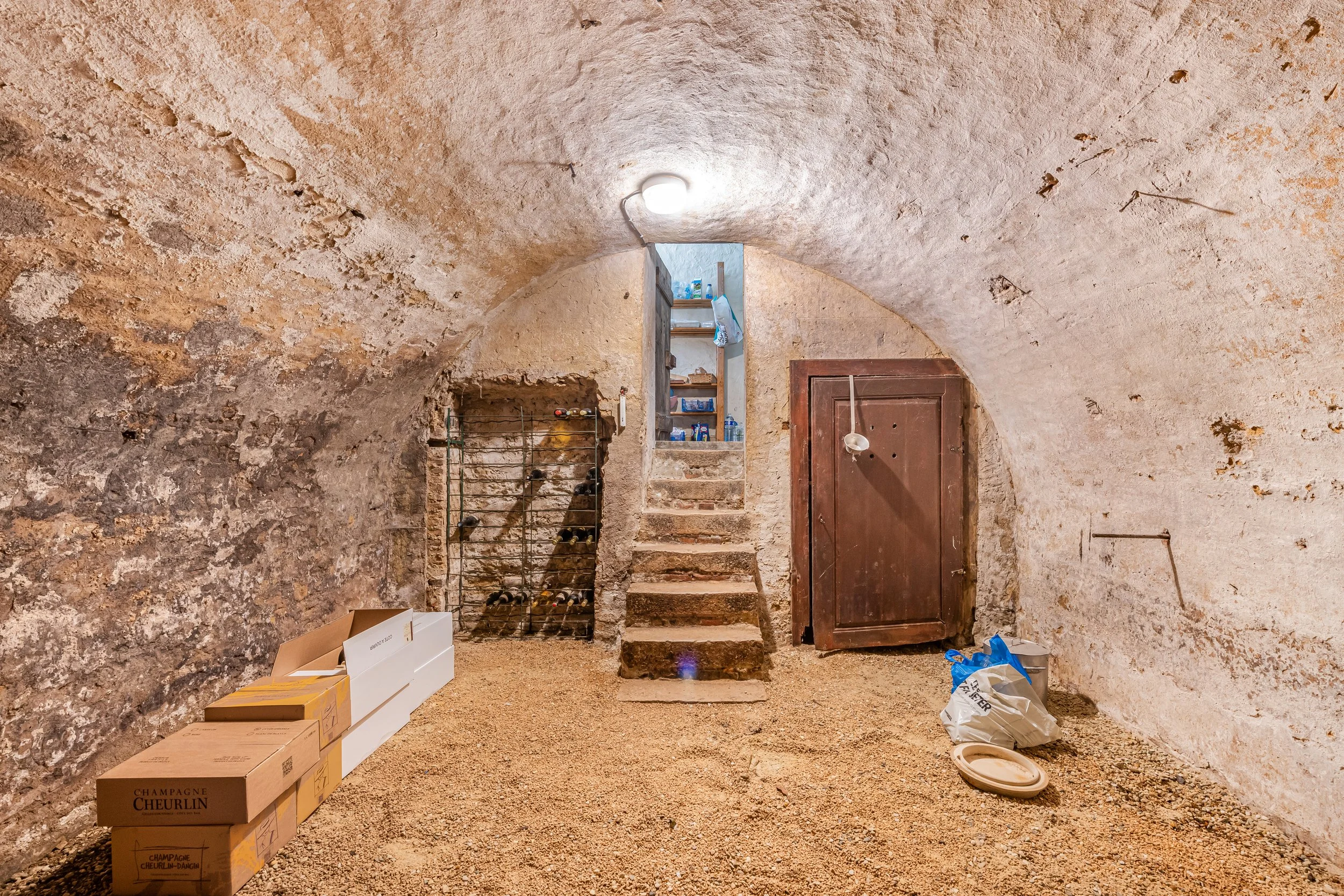 fy-historic-chateau-bourg-en-bresse-france-for-sale-68.JPG
