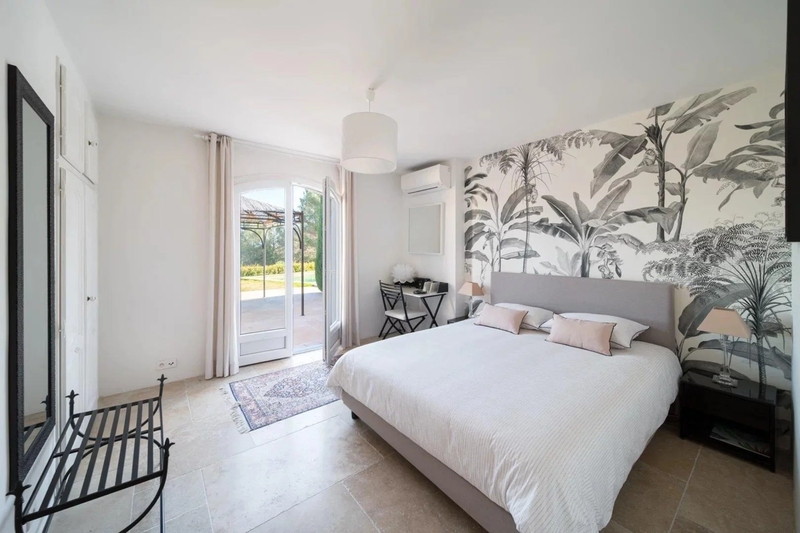 francis-york-valbonne-french-riviera-villa-lazazu-co-ownership10.jpeg